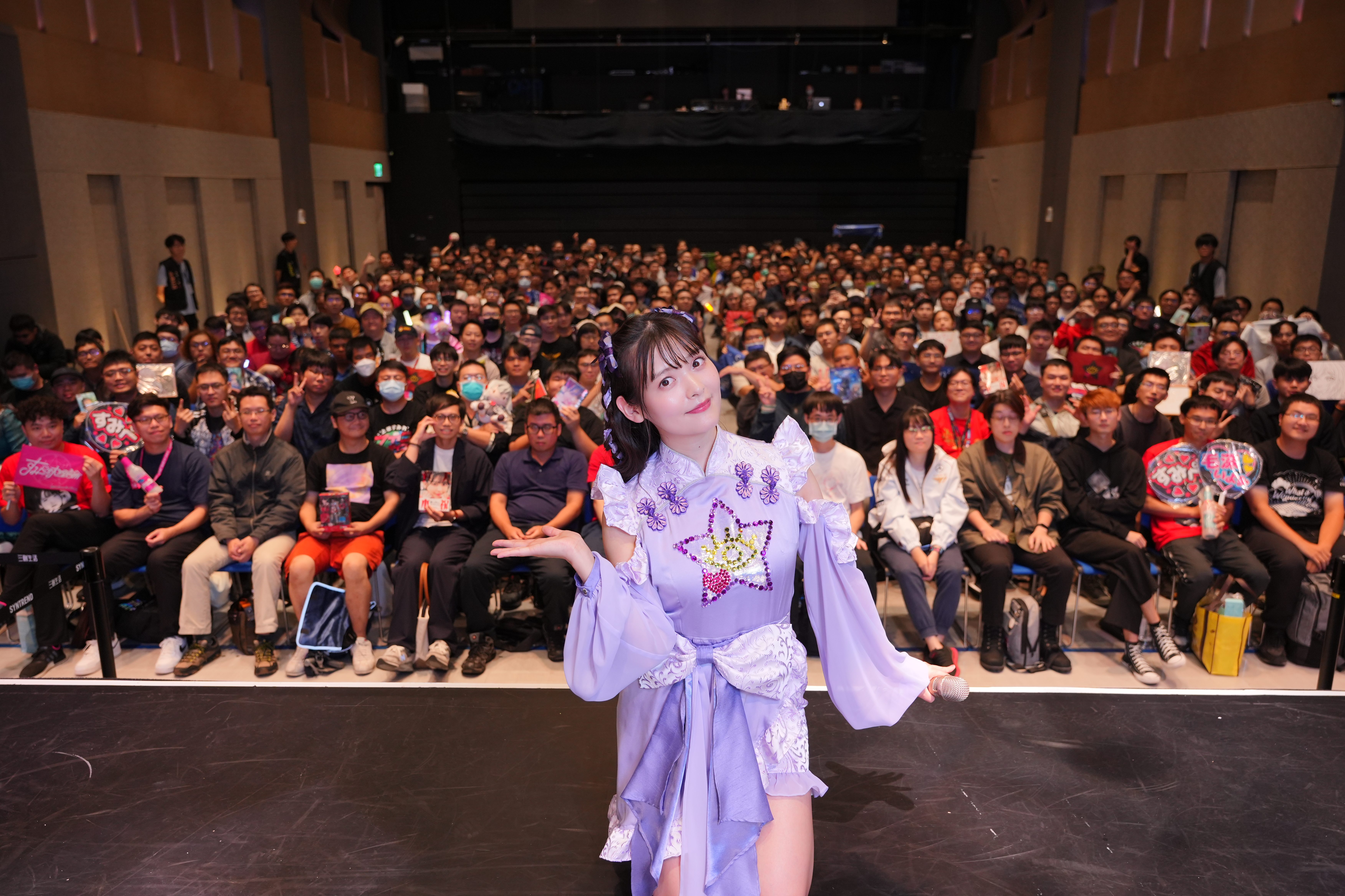 上坂堇一日兩場見面會，還特別更換不同造型。（好玩國際提供）