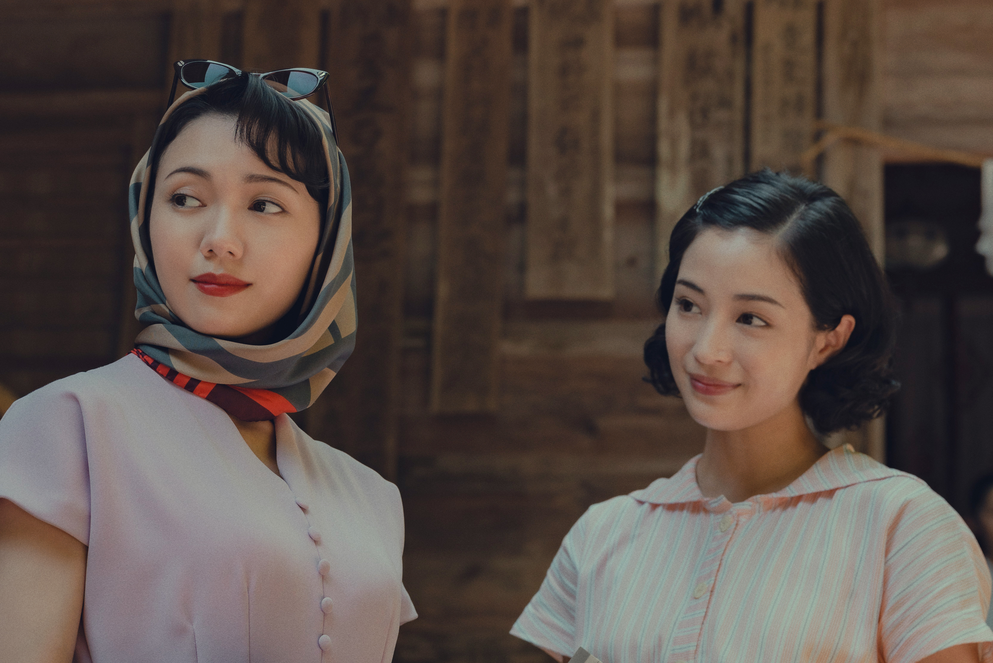 廣瀨鈴（右）與二階堂富美（左）無論演技實力、人氣，都是同一世代的頂尖代表。（東昊提供）