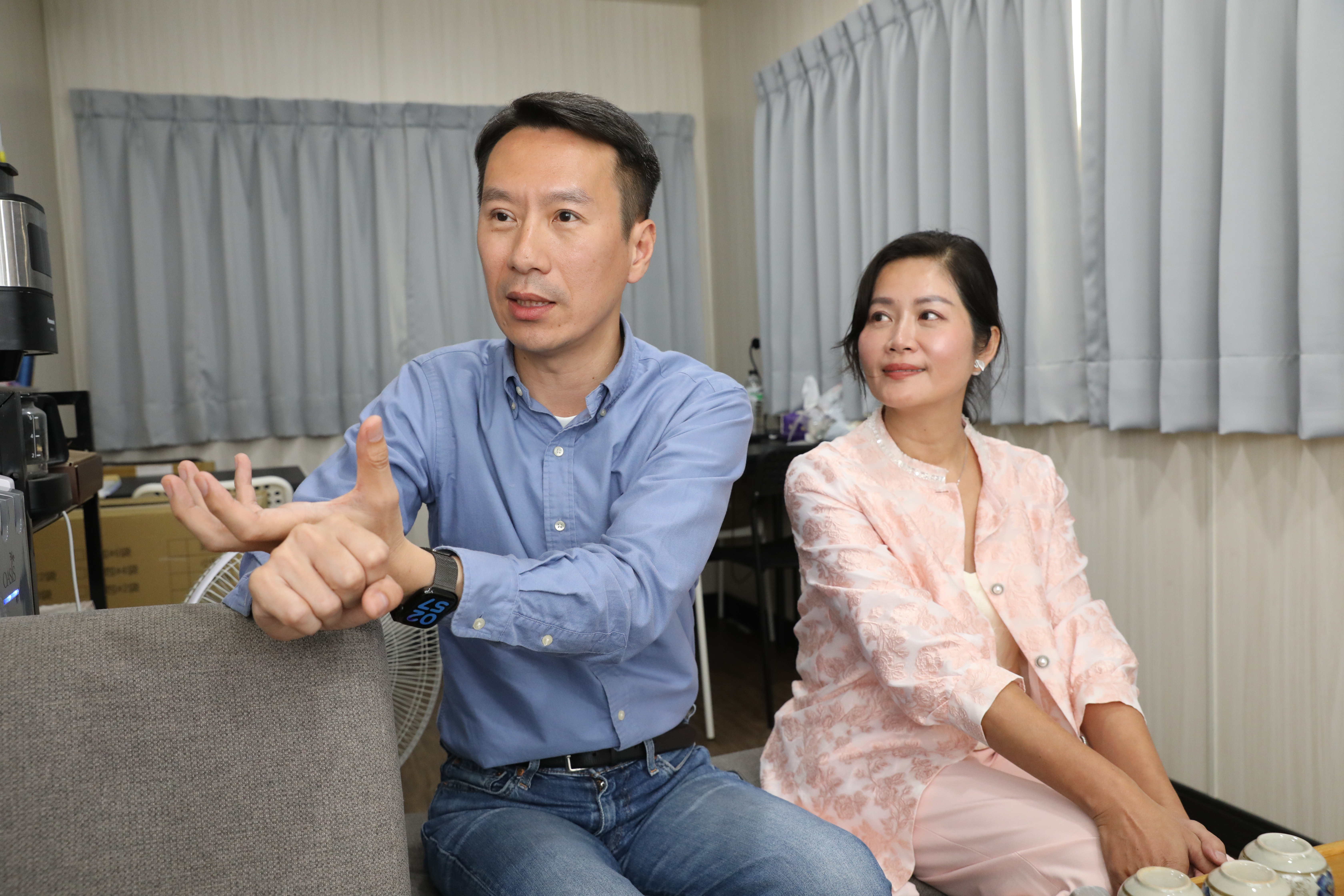 賴立竹夫妻曾半夜跨縣市開車接大體,只為幫有特殊宗教信仰的飼主,達成不讓毛孩冰的願望。大體一接到園區,賴立竹就親自幫火化。