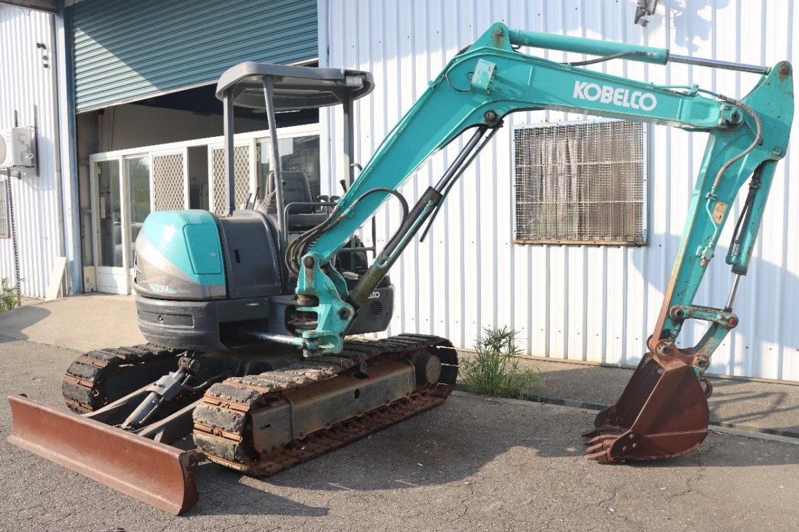 執行署彰化分署將於本月5日進行法拍，其中迷你挖土機掀起民眾高度興趣。（彰化分署提供）