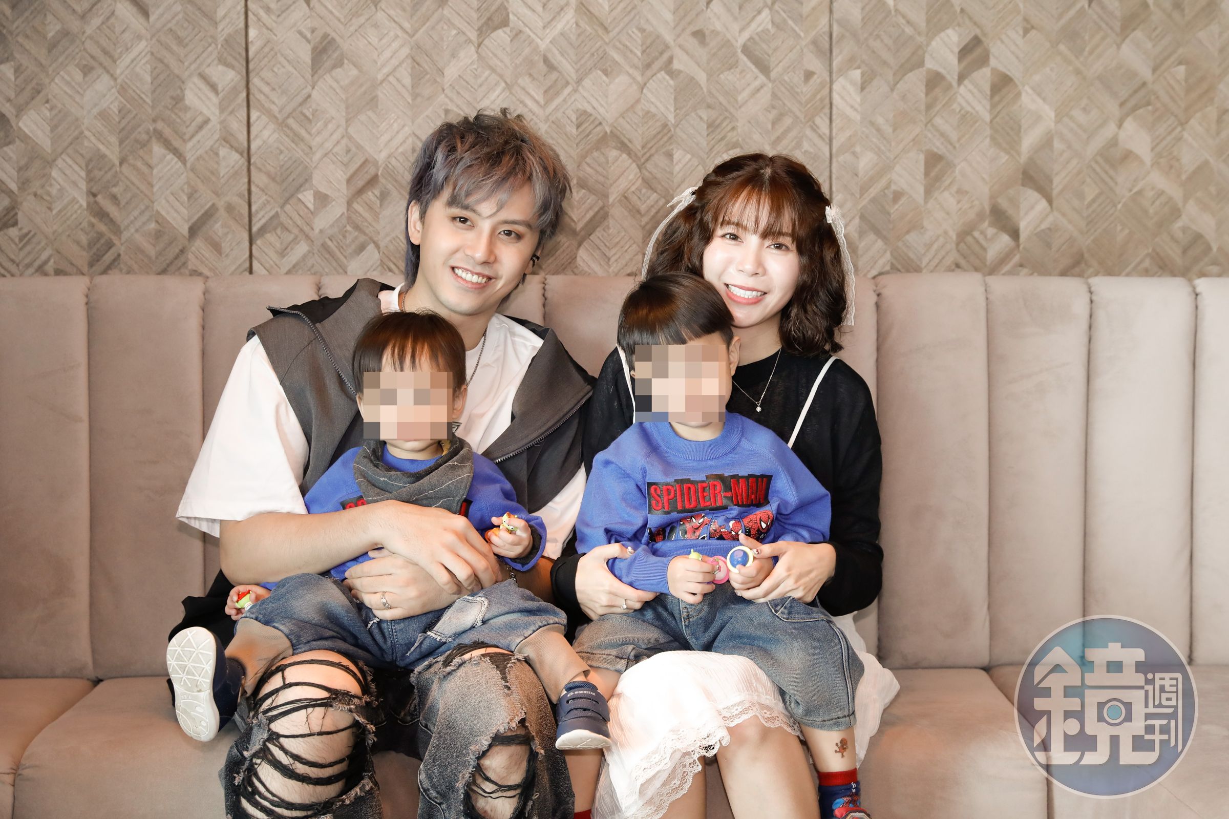 田亞霍帶著老婆及2個兒子到場。