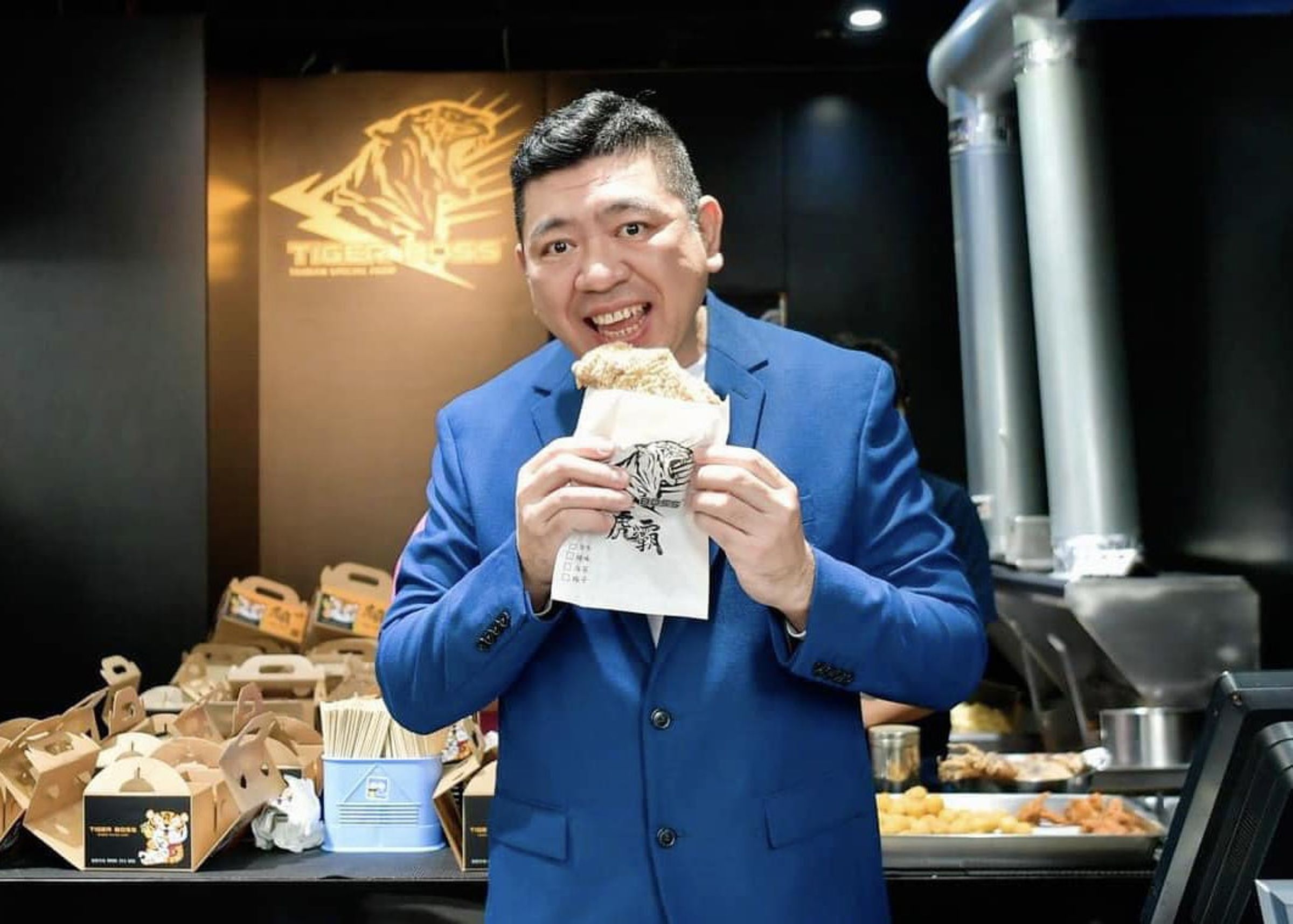 過去NONO的雞排副業,做得相當出色,不時在社交網站上主動宣傳。(翻攝自NONO臉書)