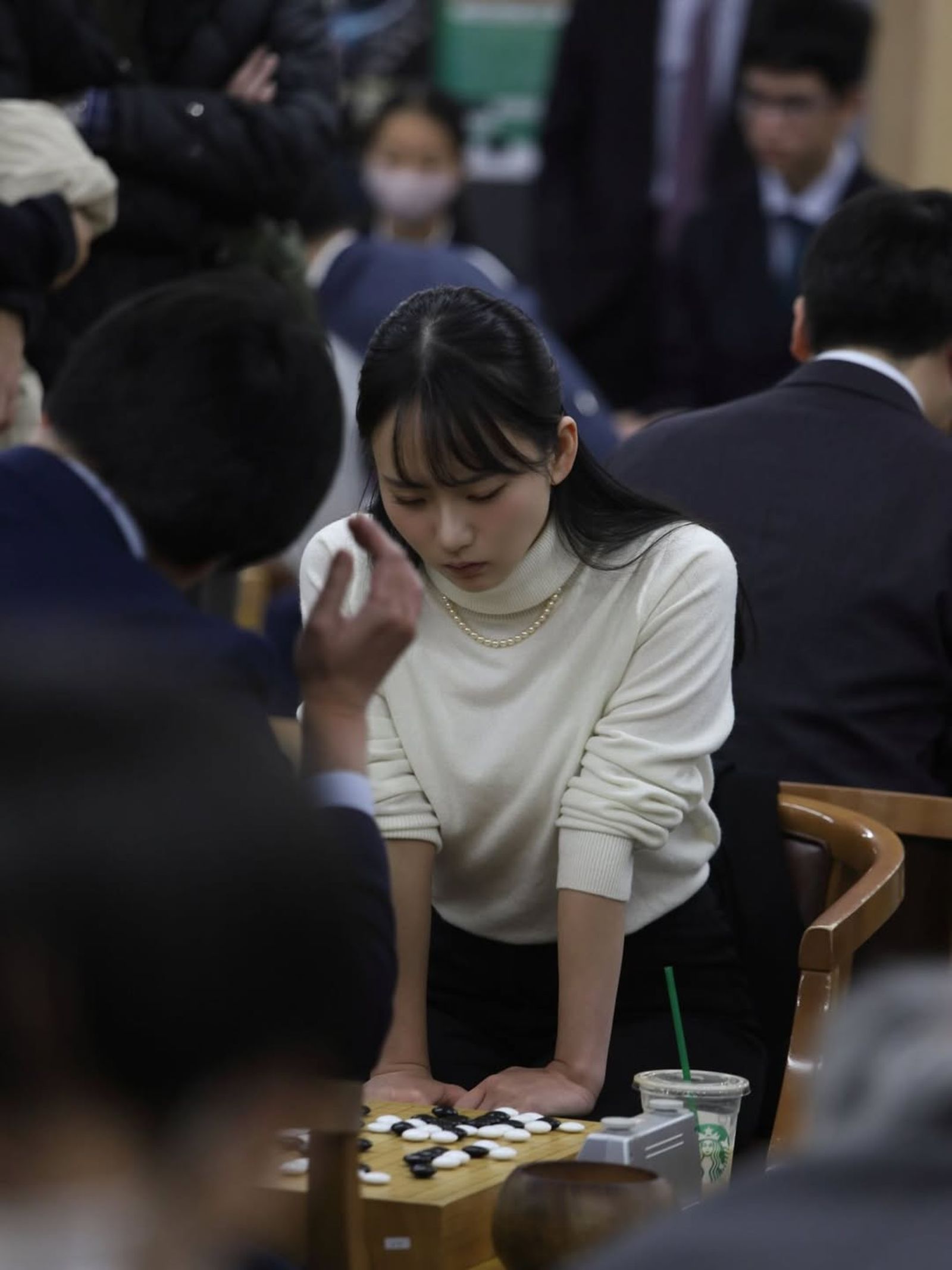 三島響舉手投足都相當優雅。（翻攝IG）