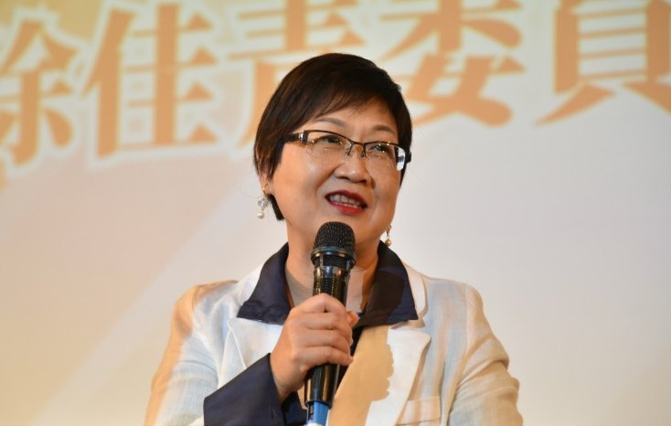 徐佳青被控吃案,還將性騷受害者考績打丙等。(翻攝僑務委員會 OCAC 臉書)