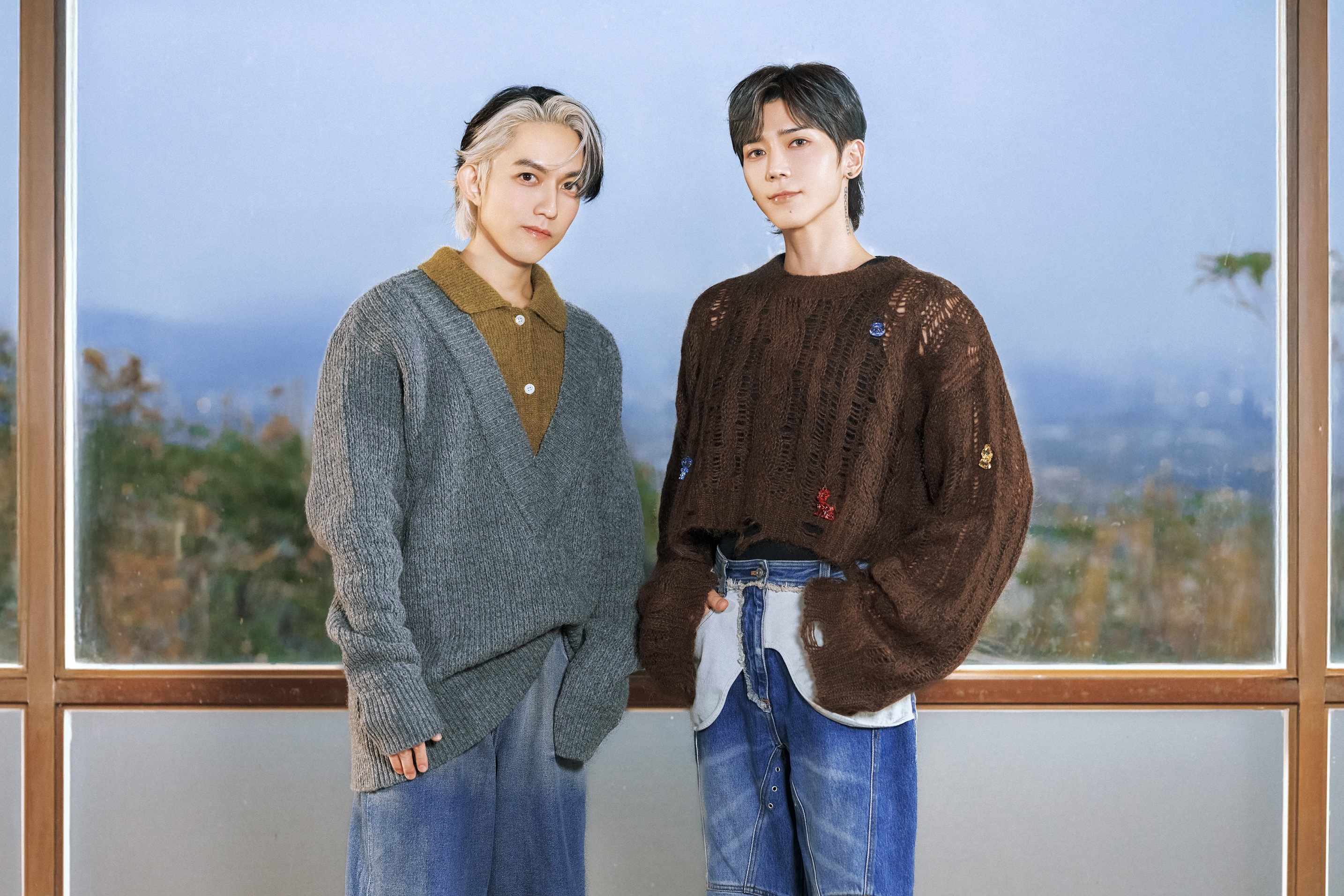 畢書盡（右）和林宥嘉（左）合作發行歌曲。（索尼音樂提供）