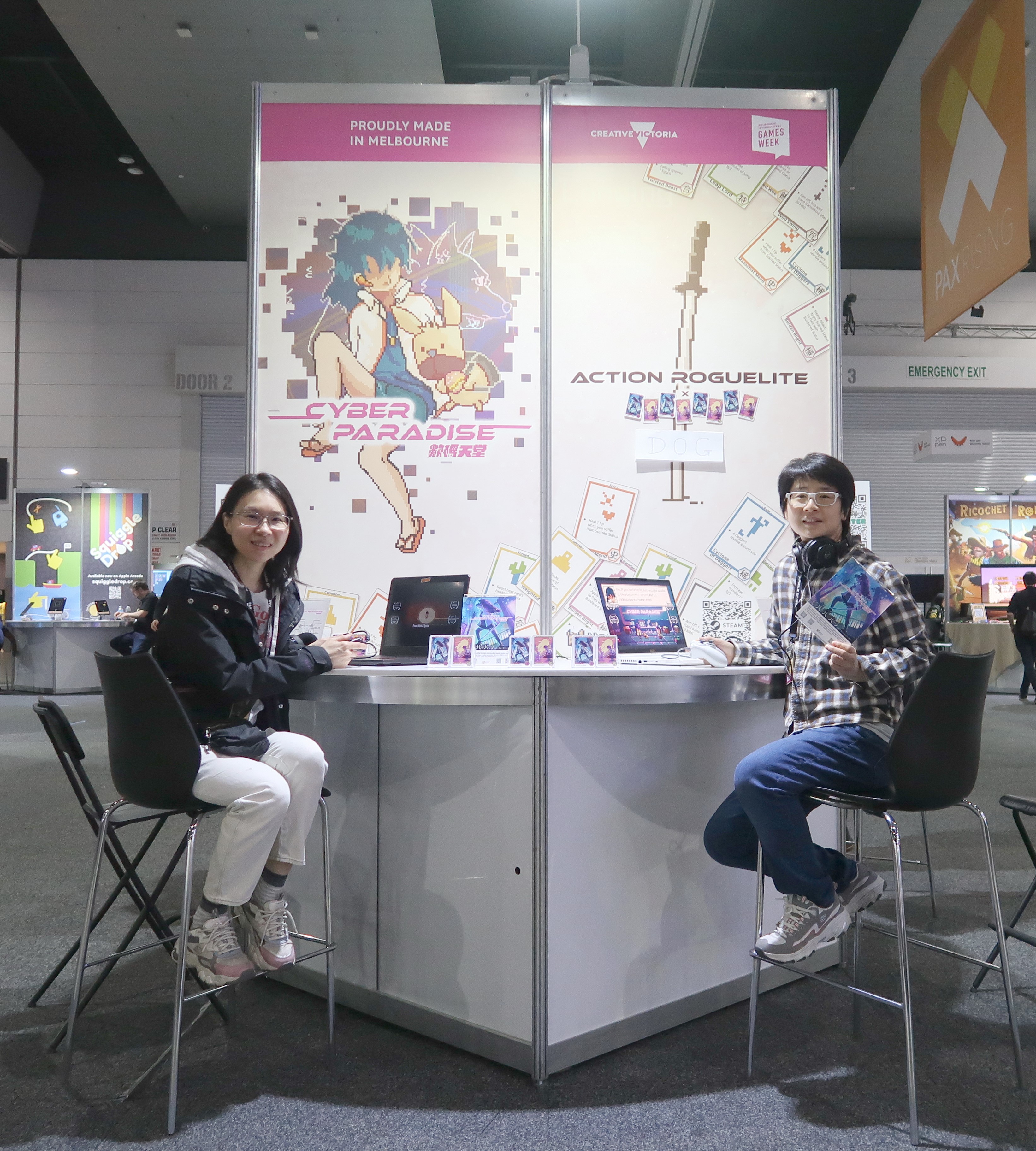 開發期間Uly(左)與Sze(右)陸續前往多國參展。圖為去年的澳洲Pax Aus遊戲展。(DDmeow提供)