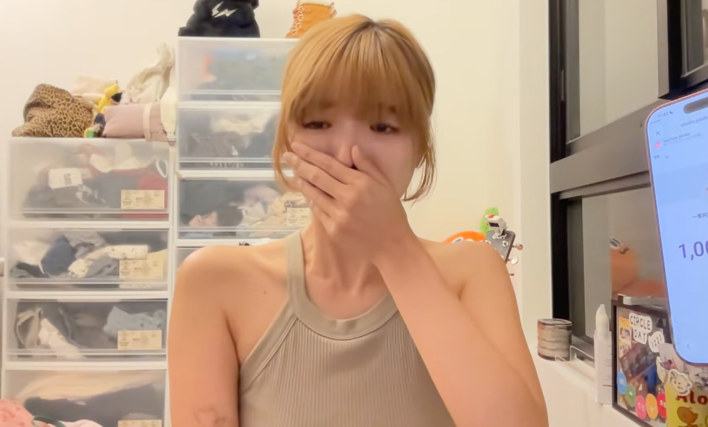 YouTuber「一隻阿圓」經營頻道9年,終於突破百萬訂閱大關,難掩激動當場淚崩。(翻攝一隻阿圓 I am CIRCLE YouTube)