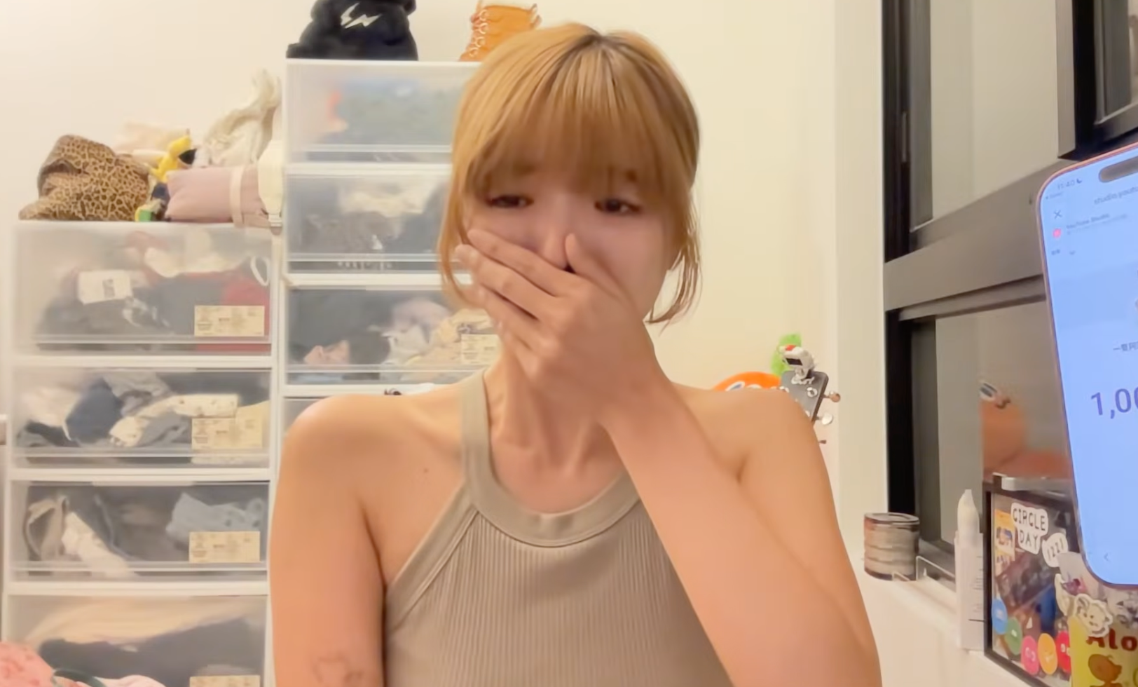 YouTuber「一隻阿圓」經營頻道9年,終於突破百萬訂閱大關,難掩激動當場淚崩。(翻攝一隻阿圓 I am CIRCLE YouTube)