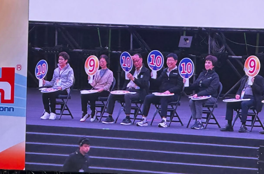 鴻海集團今（12）日一早於大巨蛋舉行「鴻海運動嘉年華」。（讀者提供）