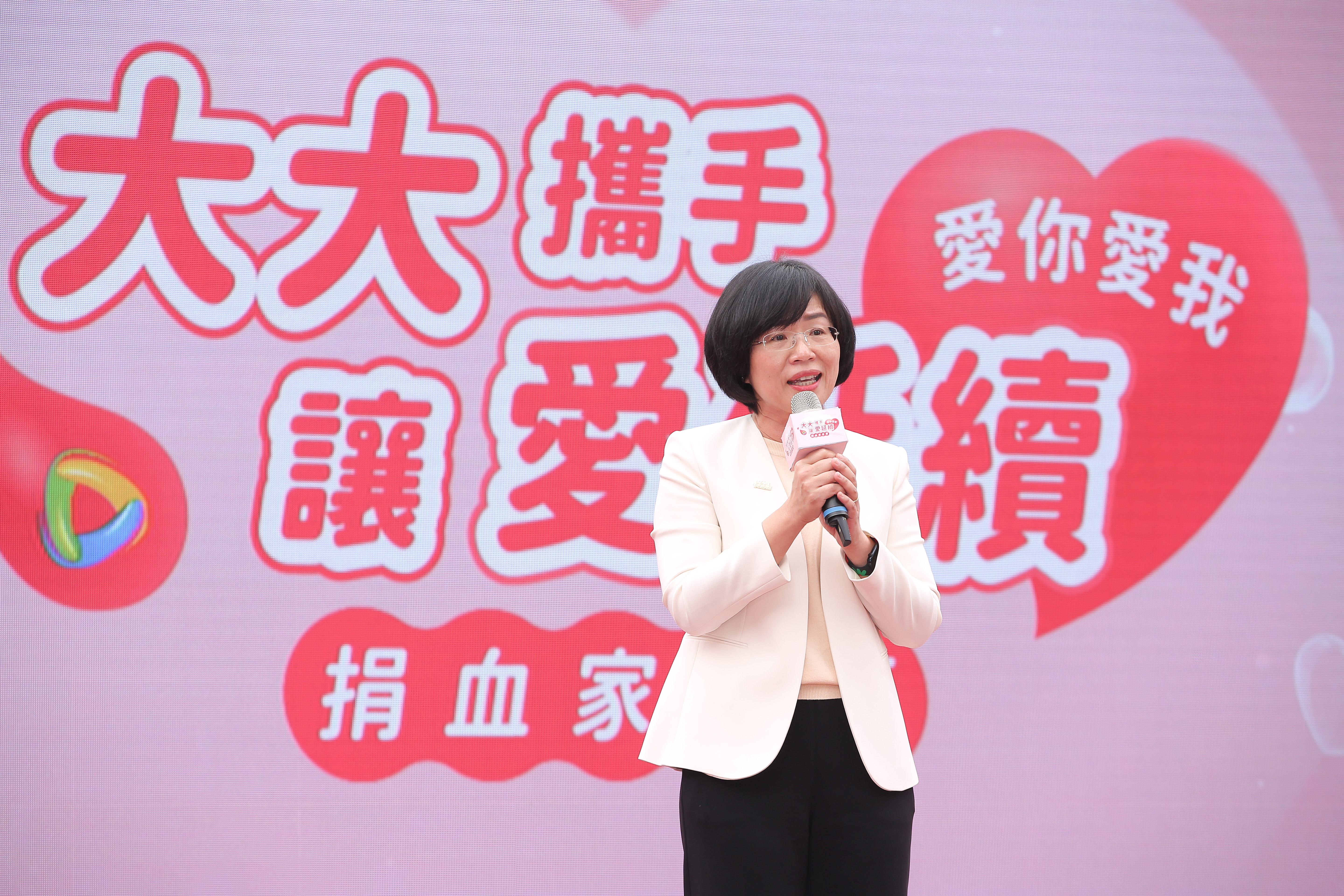 蘇巧慧，上台致詞時則感謝，大豐有線電視深耕地方，報導新北大小事，謝謝大大數位基金會再次舉辦這麼好的活動，凝聚大家的愛心。