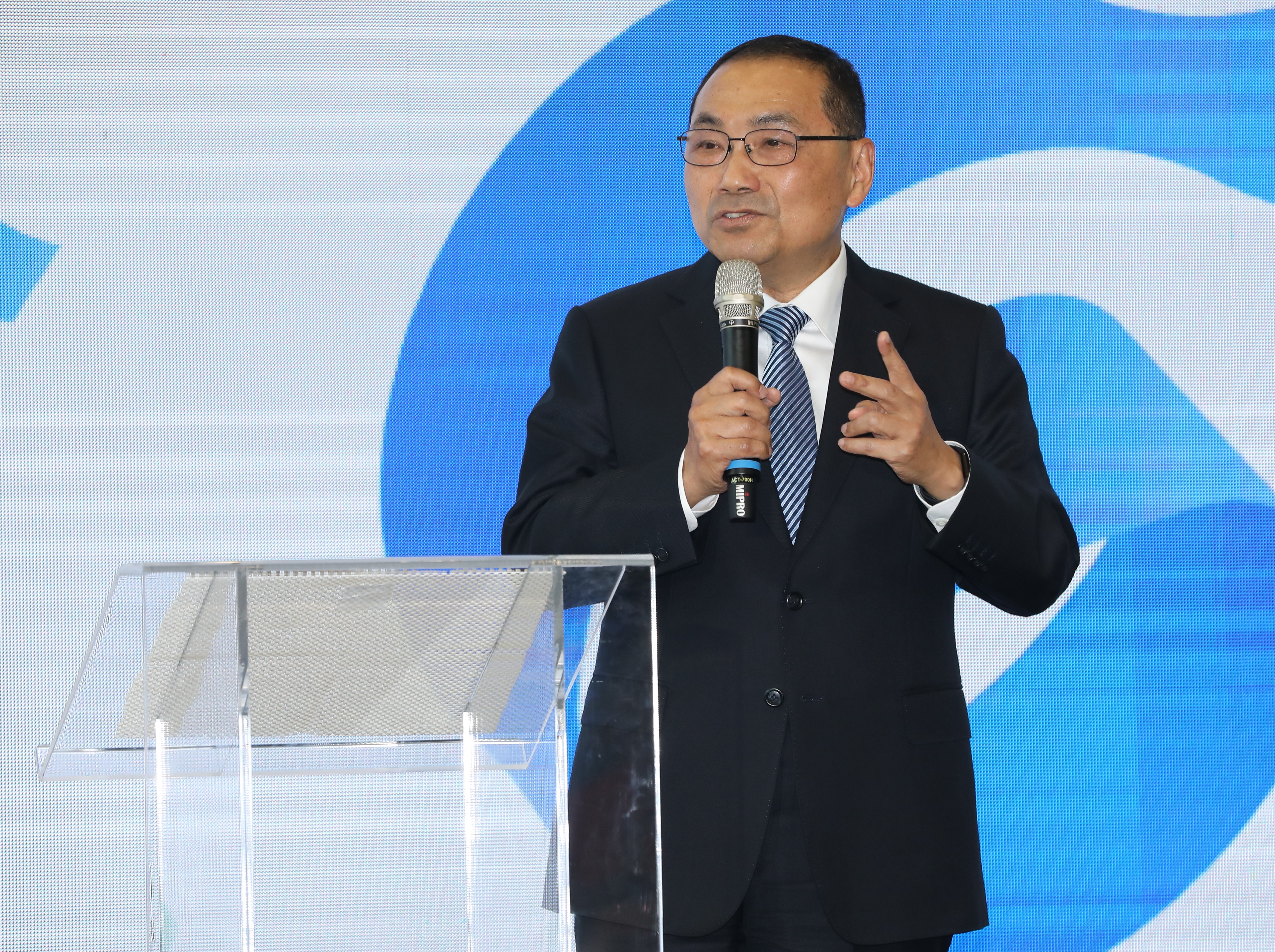 新北市長侯友宜參選總統時提出的長者、患者免巴氏量表政見，今天在立院三讀通過。。（本刊資料照）