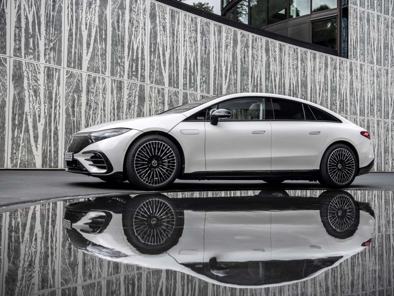 【配備調整】正24年式部分車型配備升級 賓士出招搶純電、高階車款市場