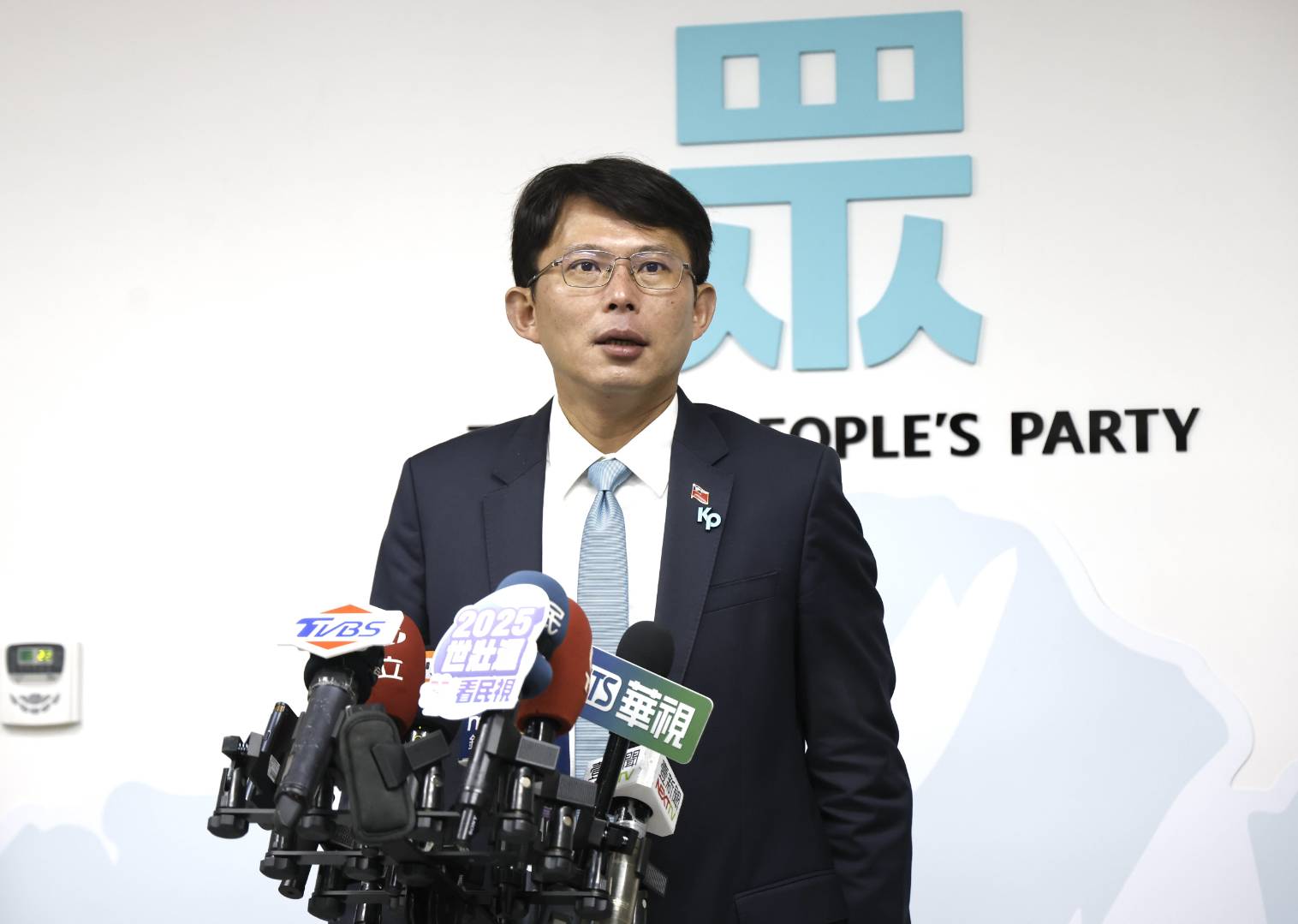 黃國昌日前以8,903票，擊敗前立委蔡壁如360票，正式成為民眾黨主席。