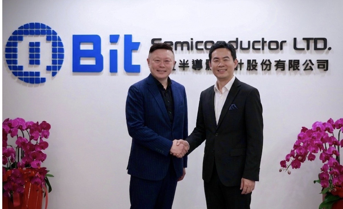 通寶取得新加坡半導體設計公司Sinchip 60%股權,擴大 AI ASIC布局。圖為通寶董事長沈軾榮與Sinchip執行長劉濤合影。(通寶提供)