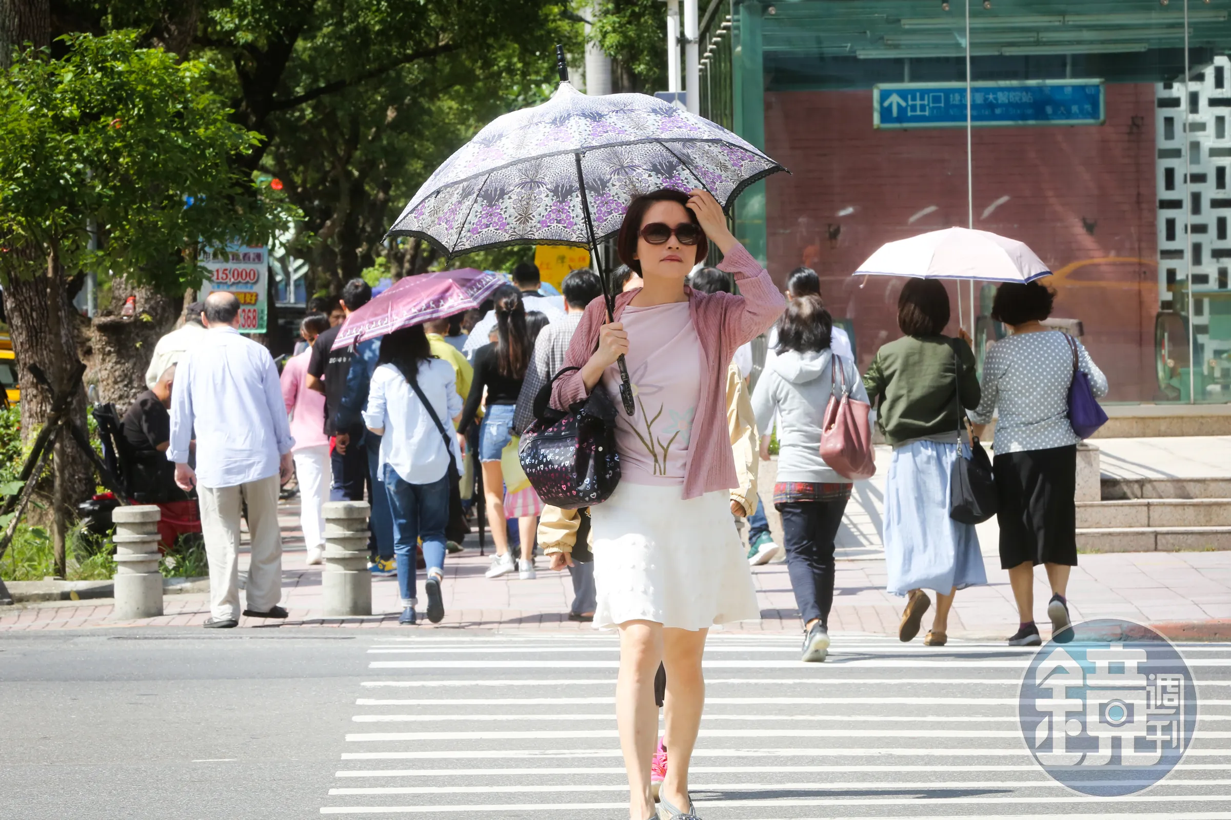 雙北等4縣市亮高溫燈號。（本刊資料照）