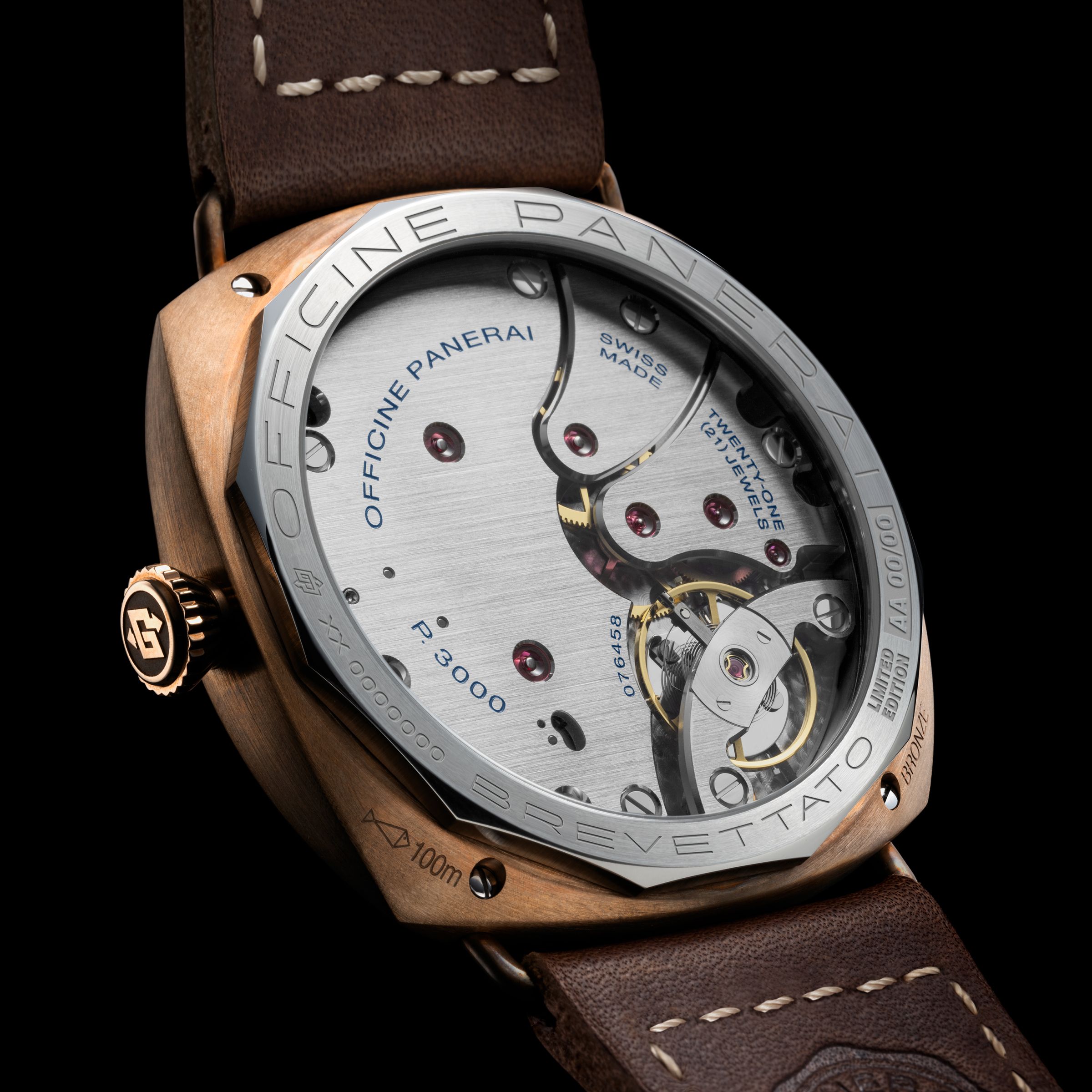 PAM01729裝載P.3000手上鏈機芯，動力儲存達3日。