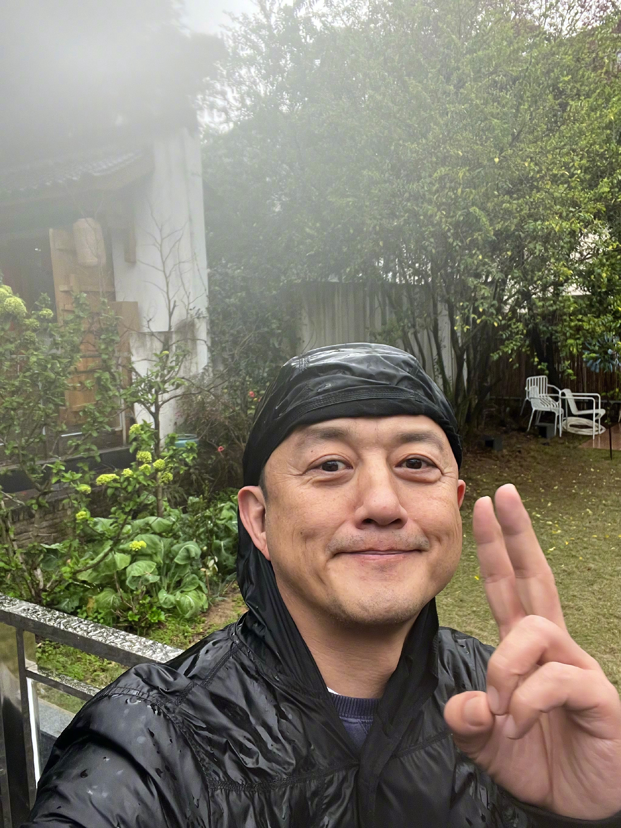 李亞鵬否認外傳他向黃曉明借300萬人民幣應急,他在直播澄清沒這回事,但李亞鵬仍是好友。(網圖照片)、