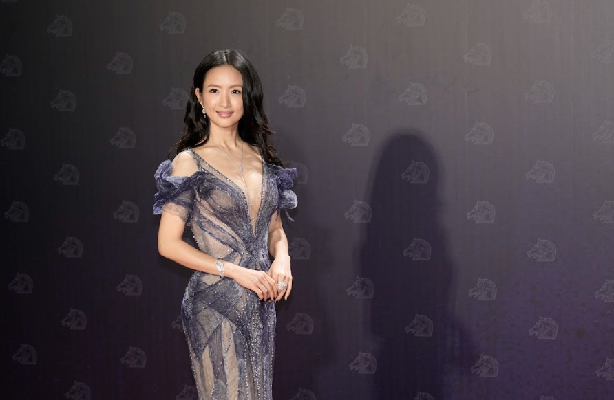 林依晨蕾絲戰袍殺瘋全場。