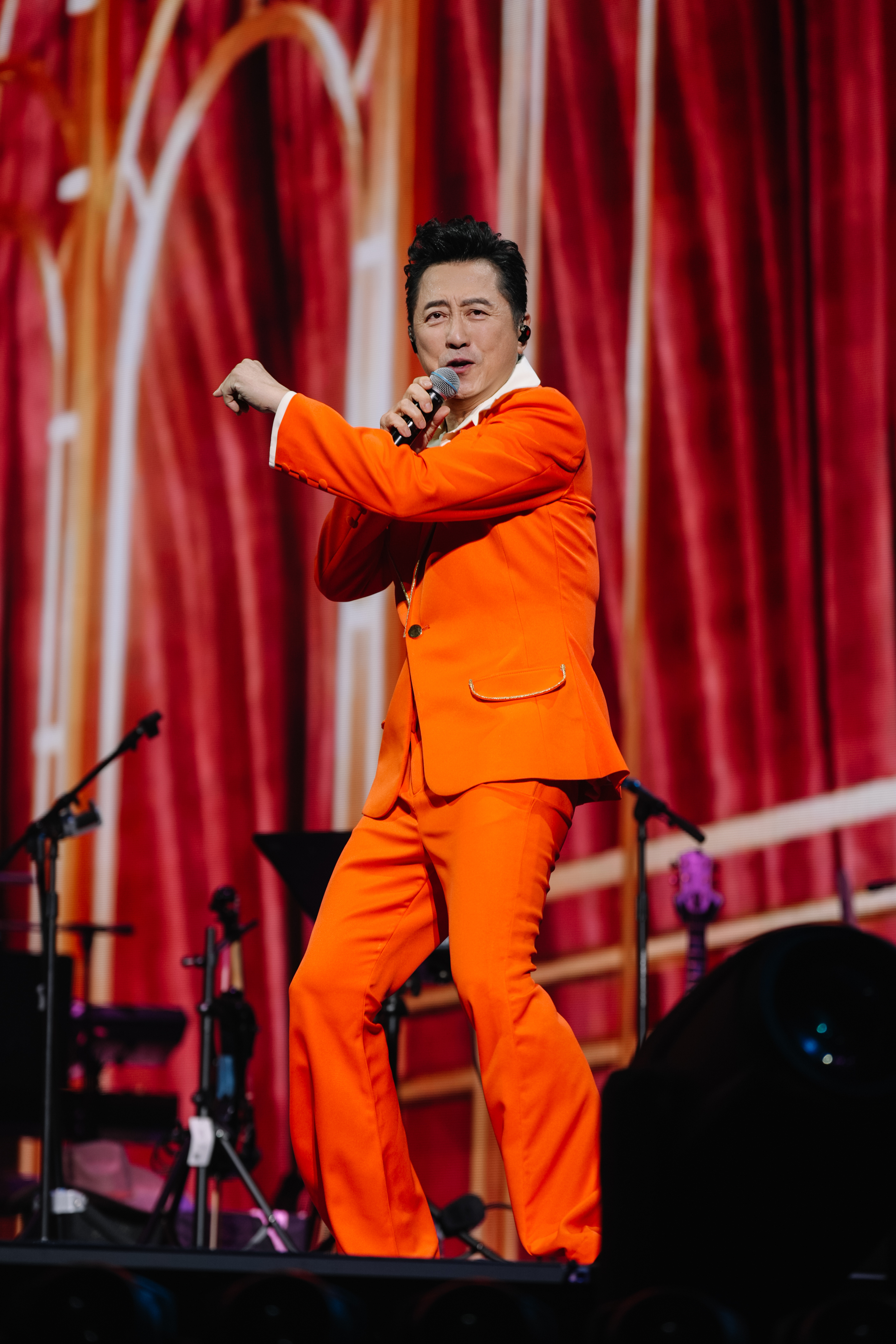 哈林一連飆唱30首經典金曲。(圖/福茂唱片提供)