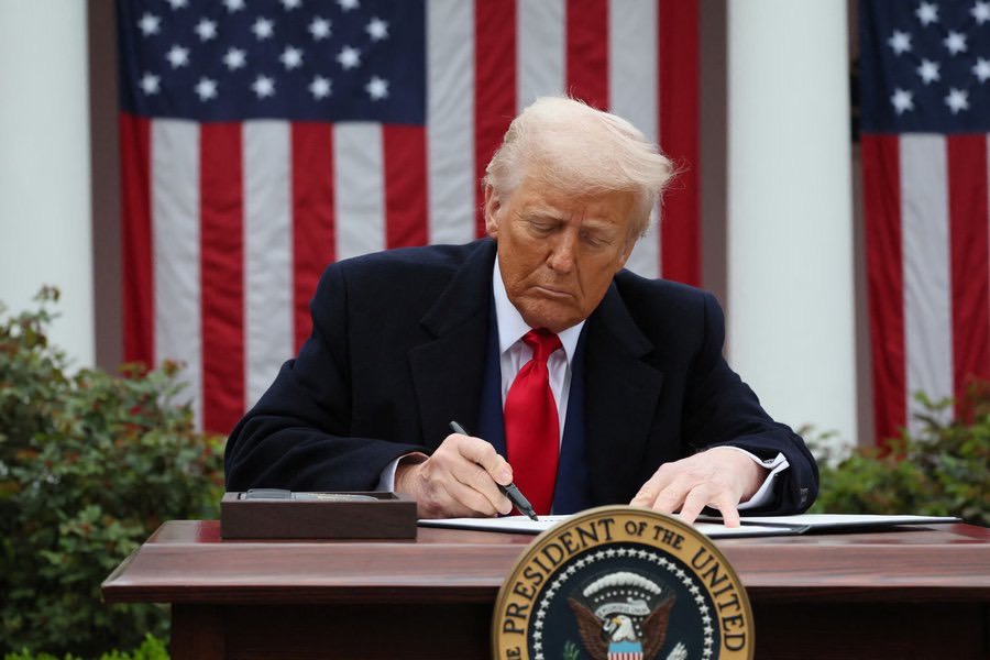 指川普關稅政策勢在必行、不延後上路，美商務部長：實施數天或數週。（翻攝X）