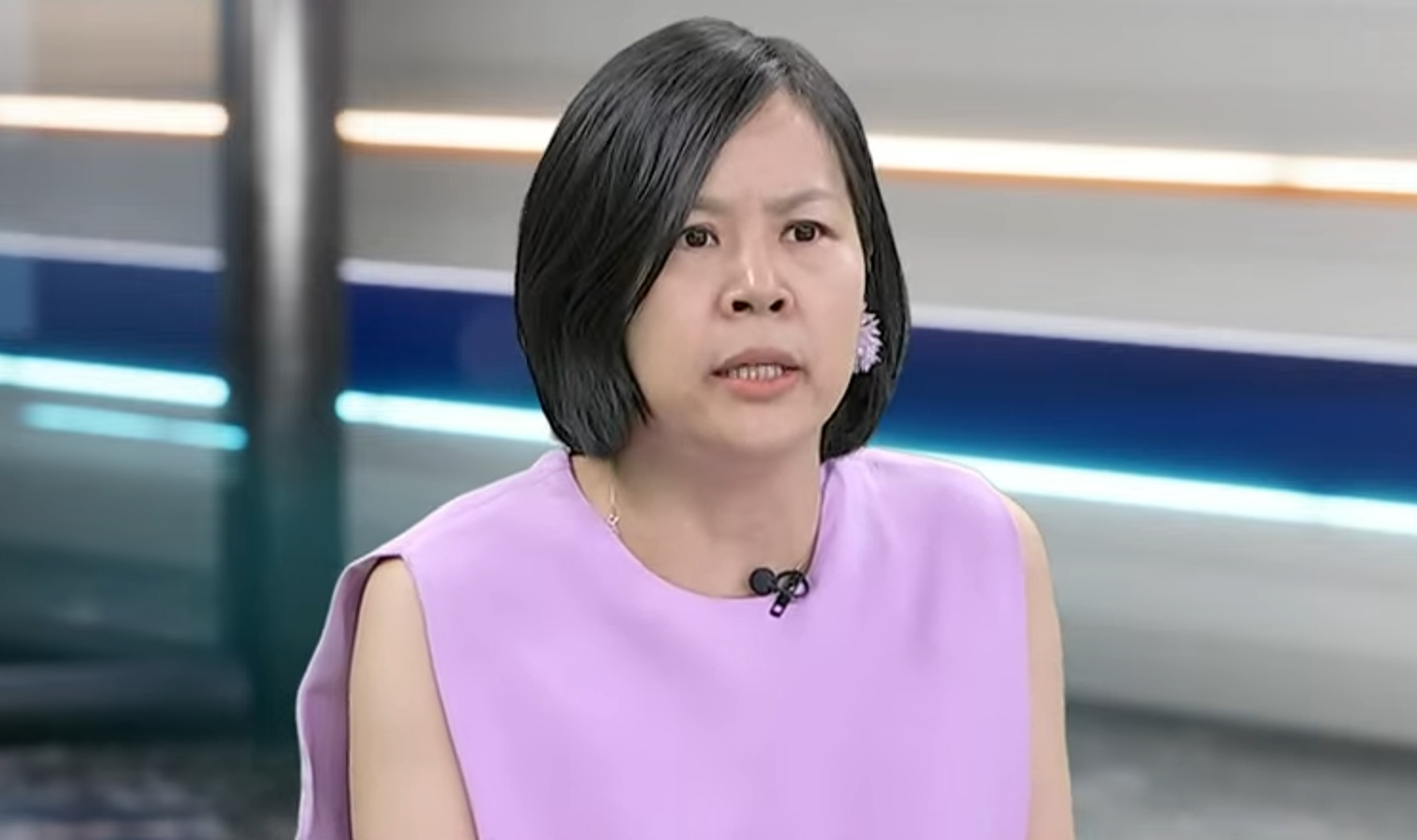 李貞秀在直播節目上火轟高虹安。（翻攝鏡新聞畫面）
