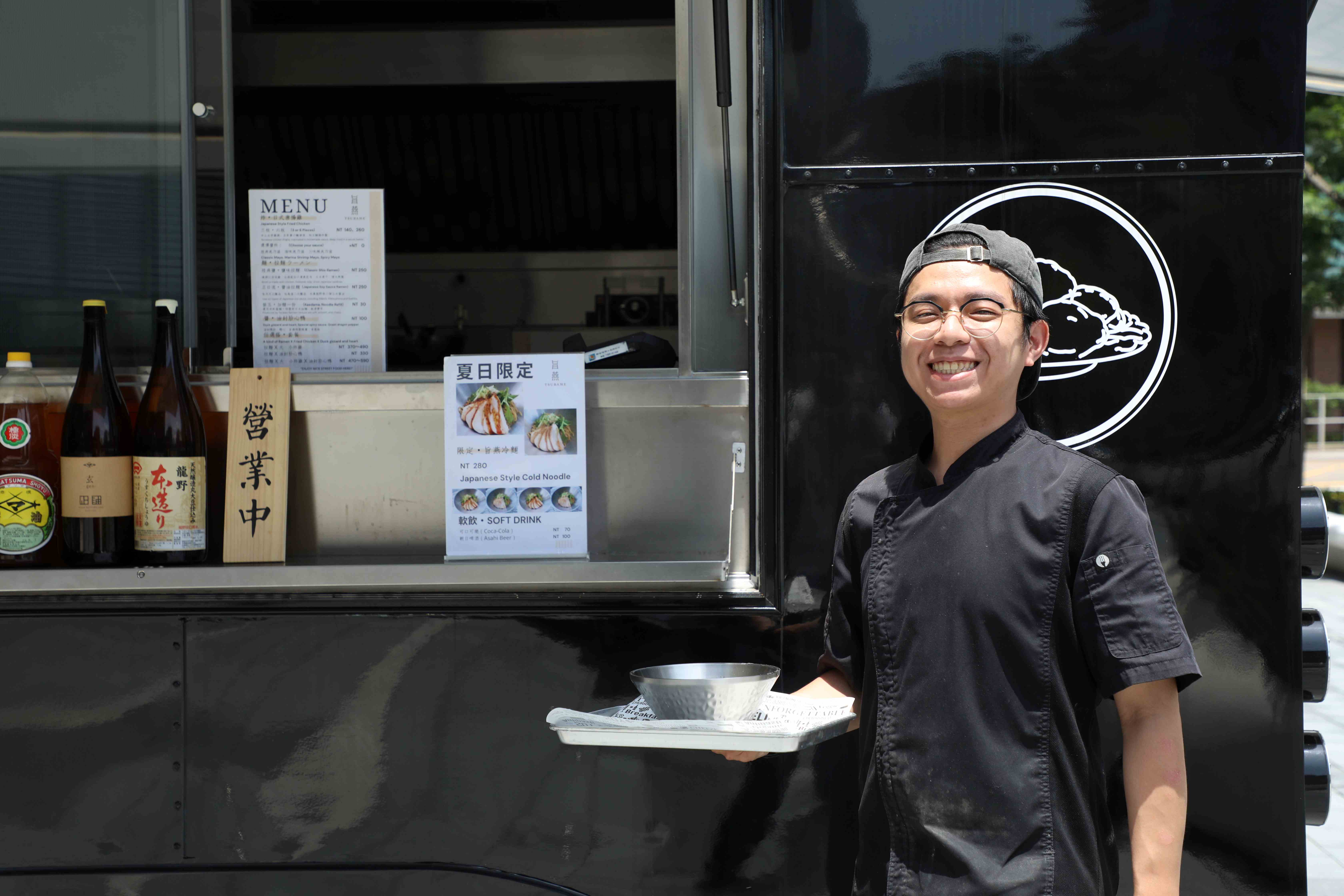 「旨燕」老闆阿威說,在餐車吃拉麵也是一種日式飲食文化。