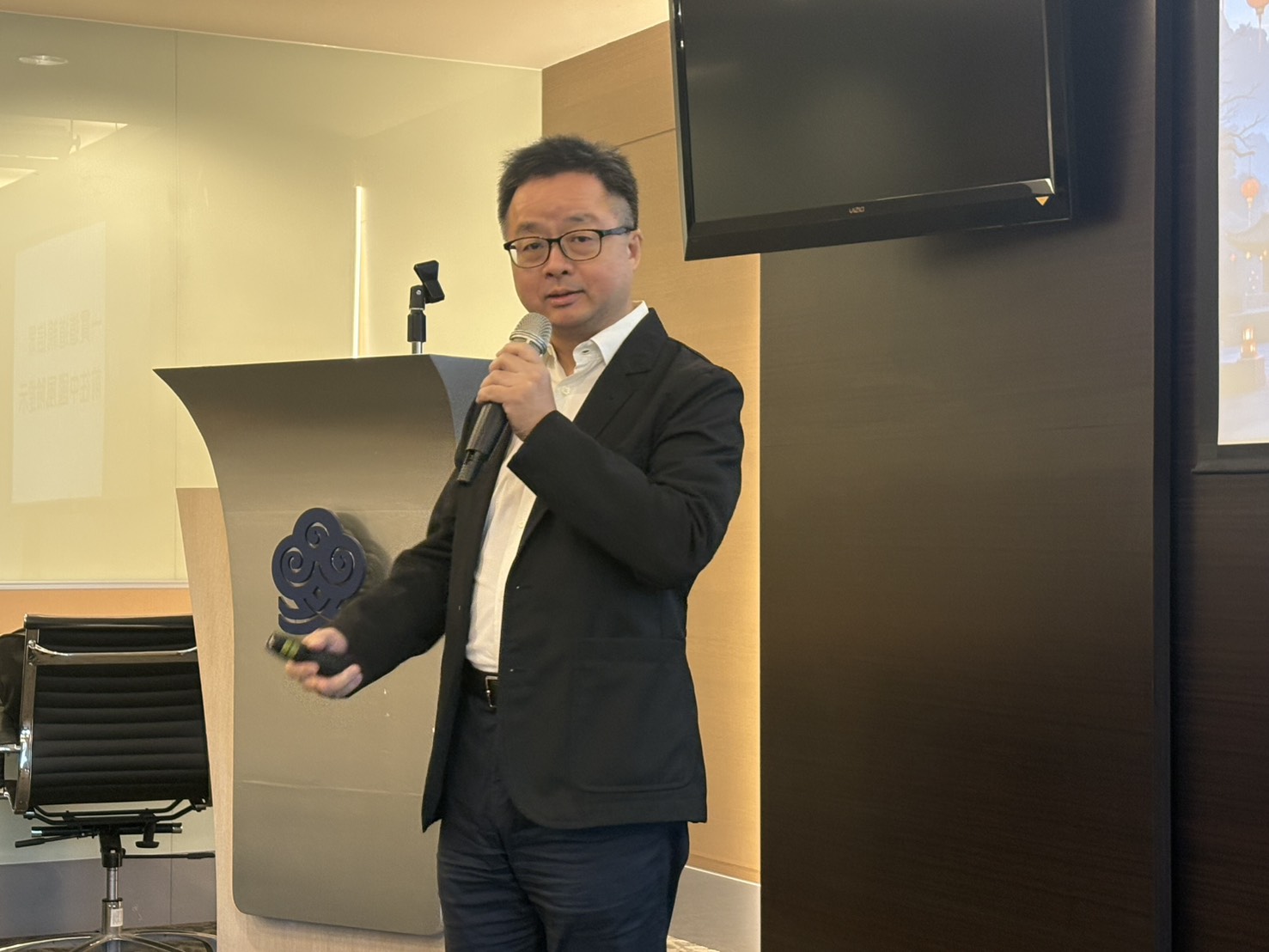 海基會祕書長羅文嘉說明近年中國宗教拘捕案例。