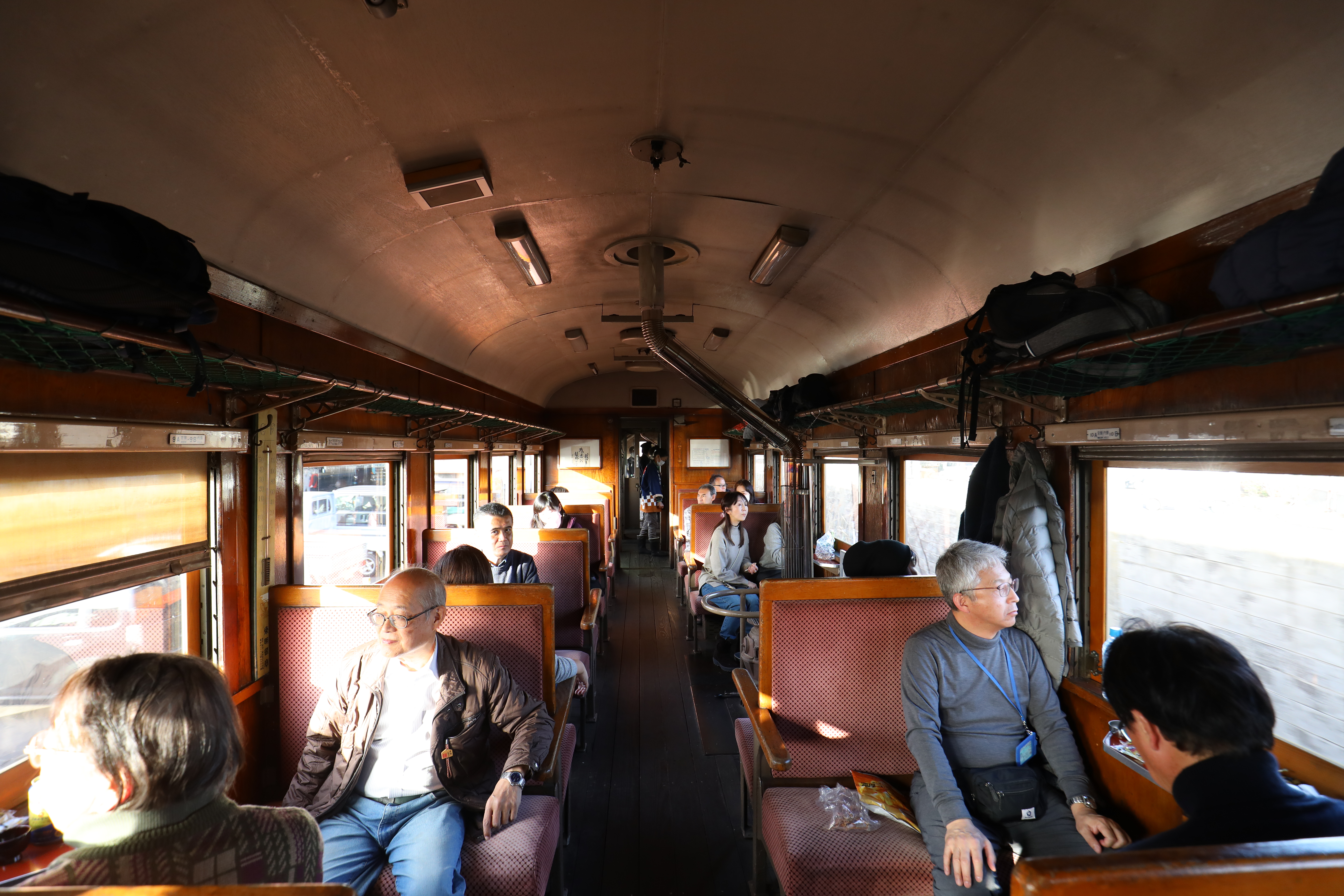 每個車廂都設有取暖火爐與排煙管。