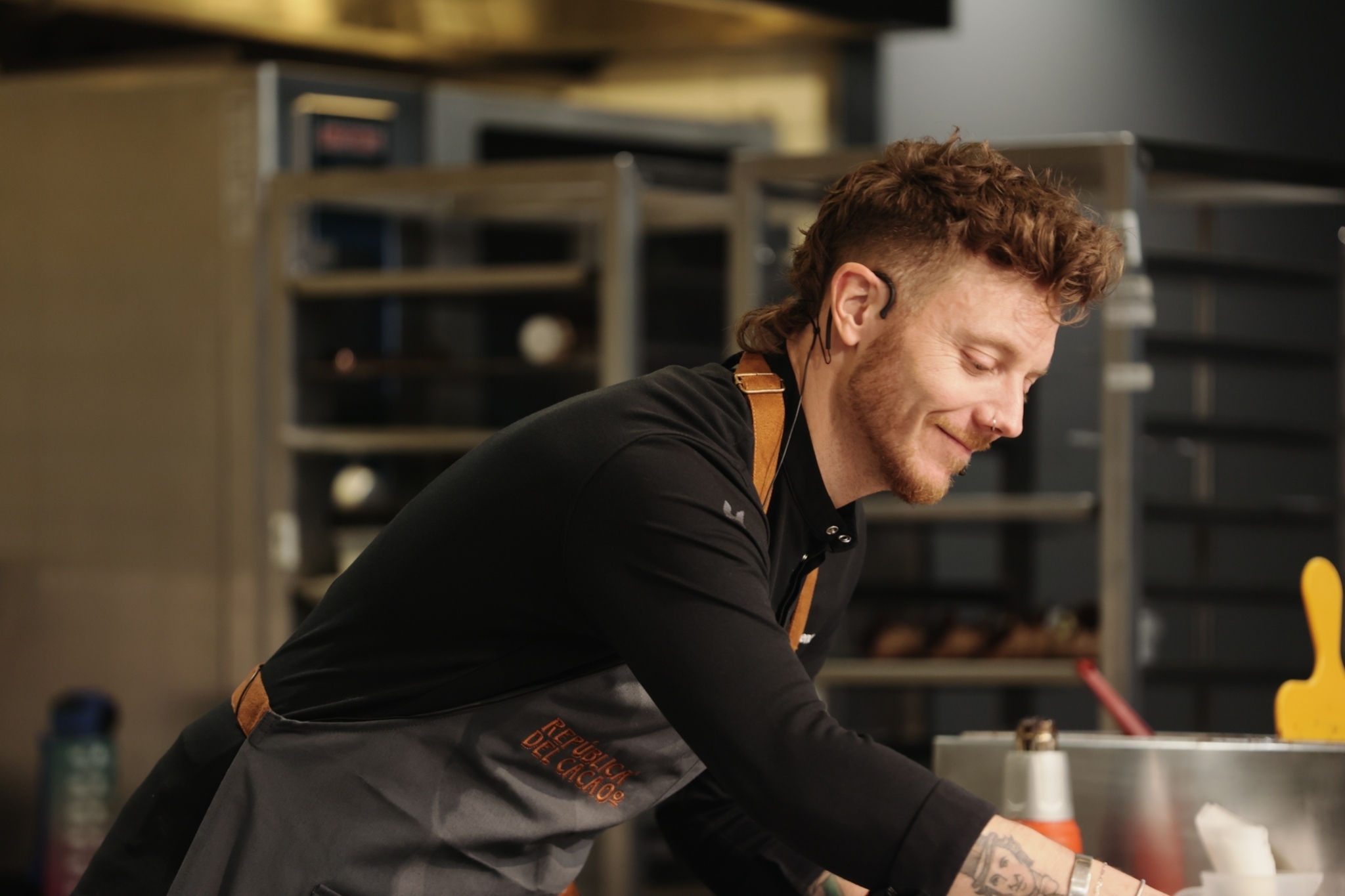 開元食品邀阿根廷明星主廚 Gonzo Jimenez 來台分享國際最新甜點技藝與台灣烘焙業者進行交流。（開元食品提供）