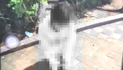 新莊某國中驚爆霸凌案，女生遭多名同儕及校外人士公園逼跪、搧耳光，引發家屬怒火。（翻攝畫面）