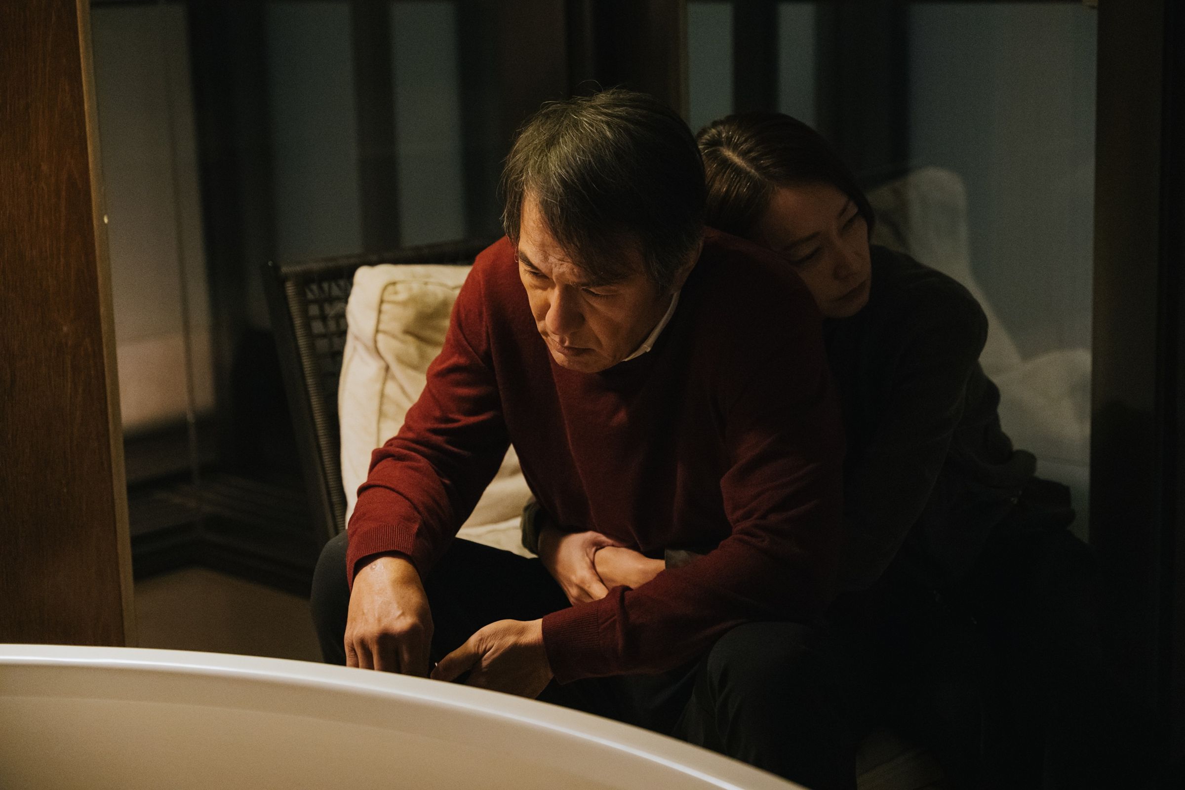 《零日攻擊》戴立忍(左)與潘慧如飾演夫妻。(牽猴子提供)