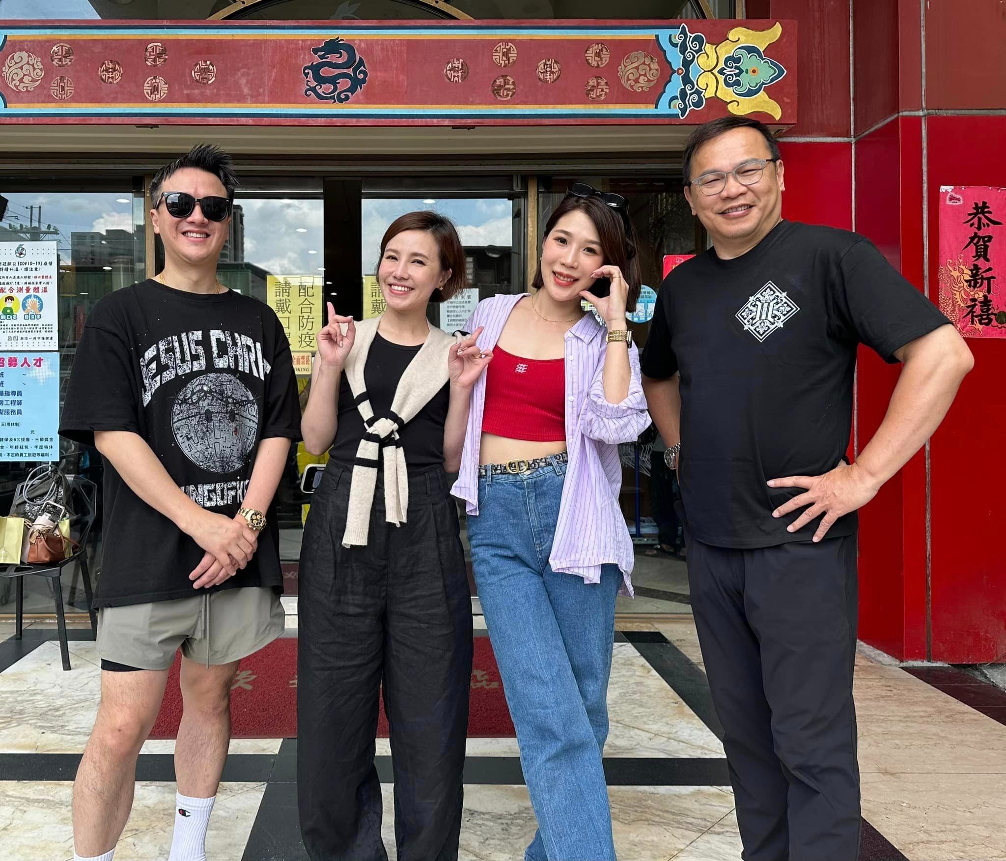 記者馬郁雯爆祕戀名嘴李正皓，兩人社群媒體也不見彼此身影。（翻攝自臉書＠李正皓）