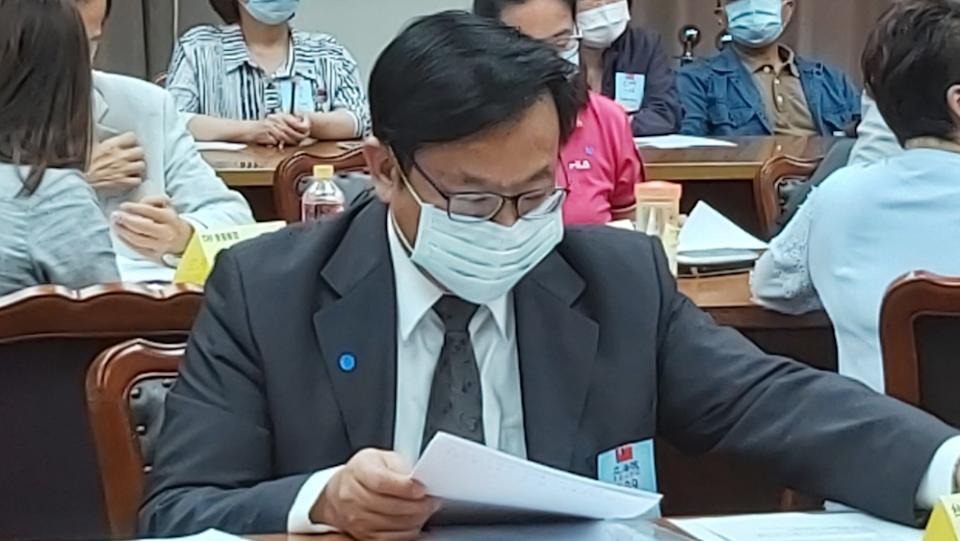 台灣百合公益協會理事長徐紹展，因涉嫌恐嚇天成飯店討60萬美金封口費，遭北檢起訴。（翻攝自臉書）