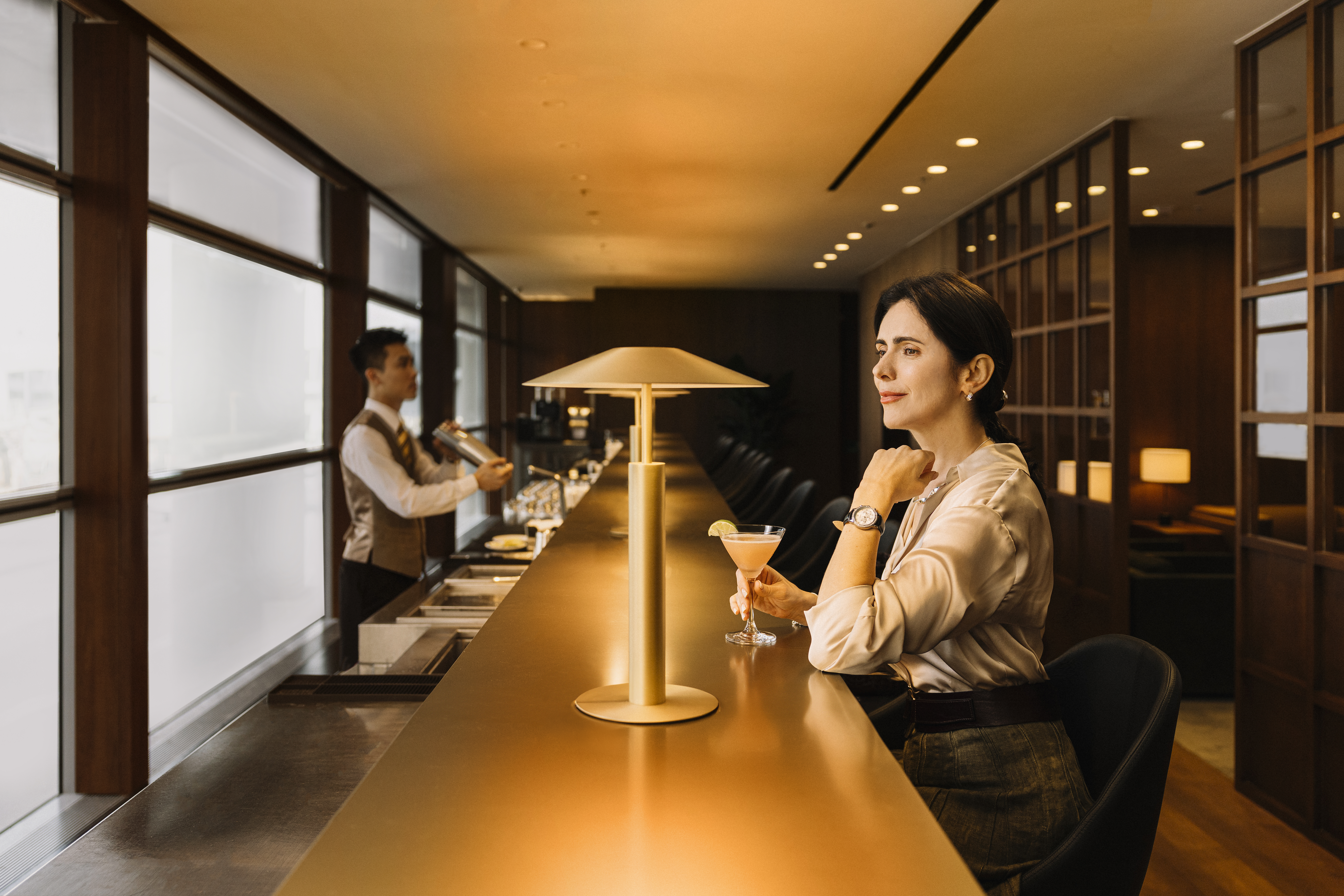 國泰航空在大本營的香港國際機場，重新打造「逸連堂the Bridge」貴賓室體驗，抒解旅途疲憊也增添樂趣。（國泰航空提供）