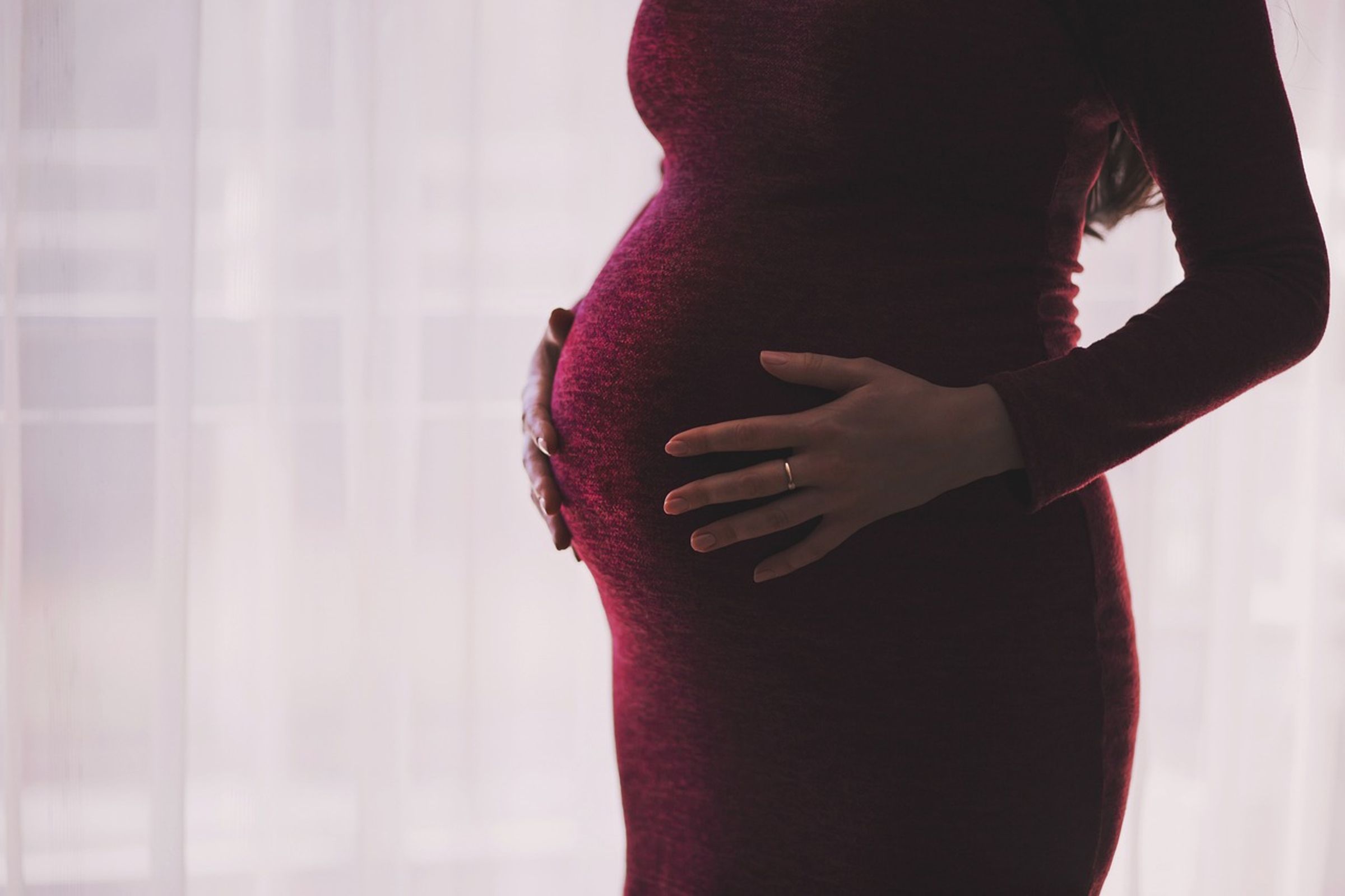 一名女星曾劈腿多名富商,最後未婚生子。(示意圖,pixabay)