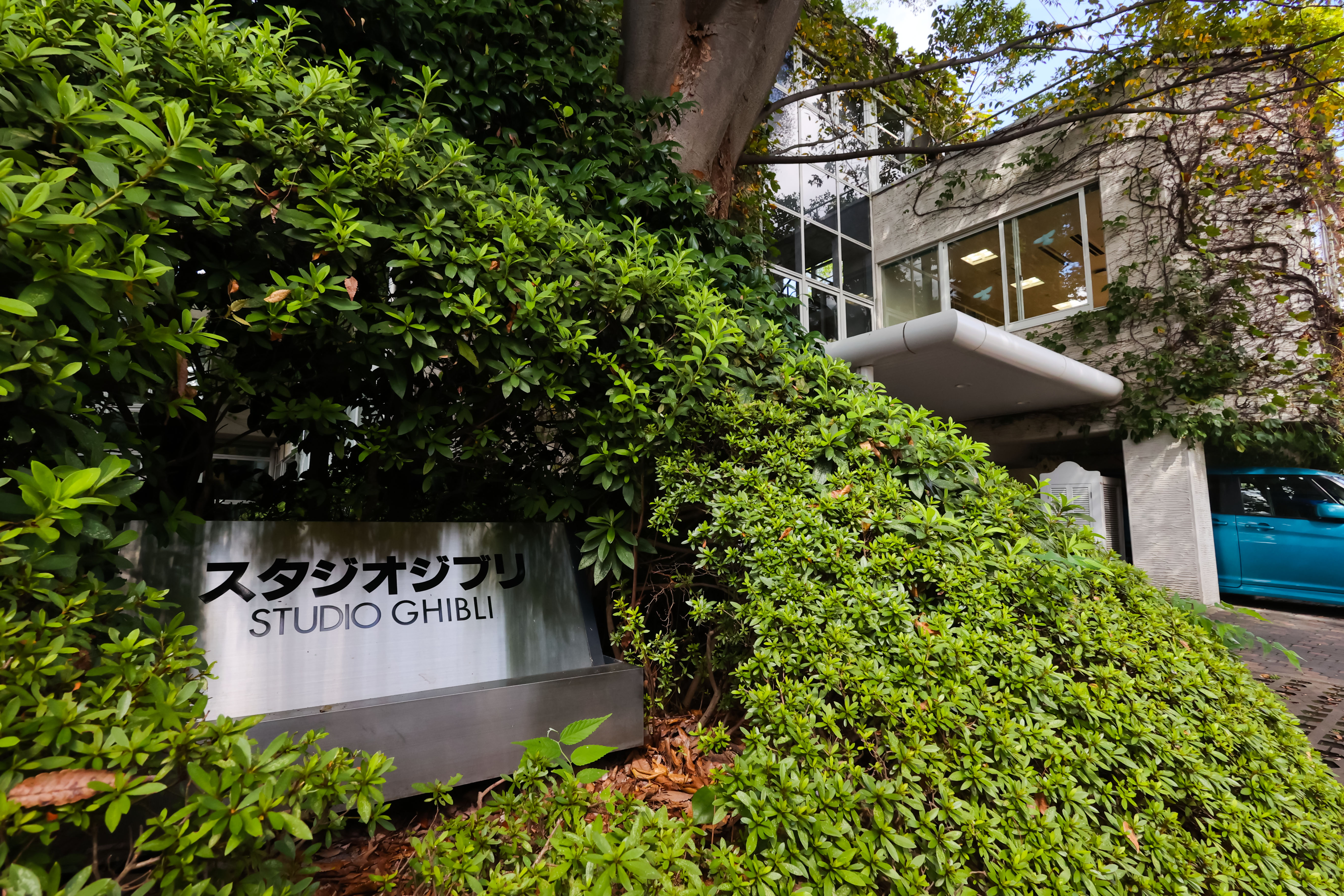 製作人鈴木敏夫與作畫監督本田雄在位於東京都小金井市的吉卜力工作室接受本刊獨家專訪。(甲上娛樂提供)