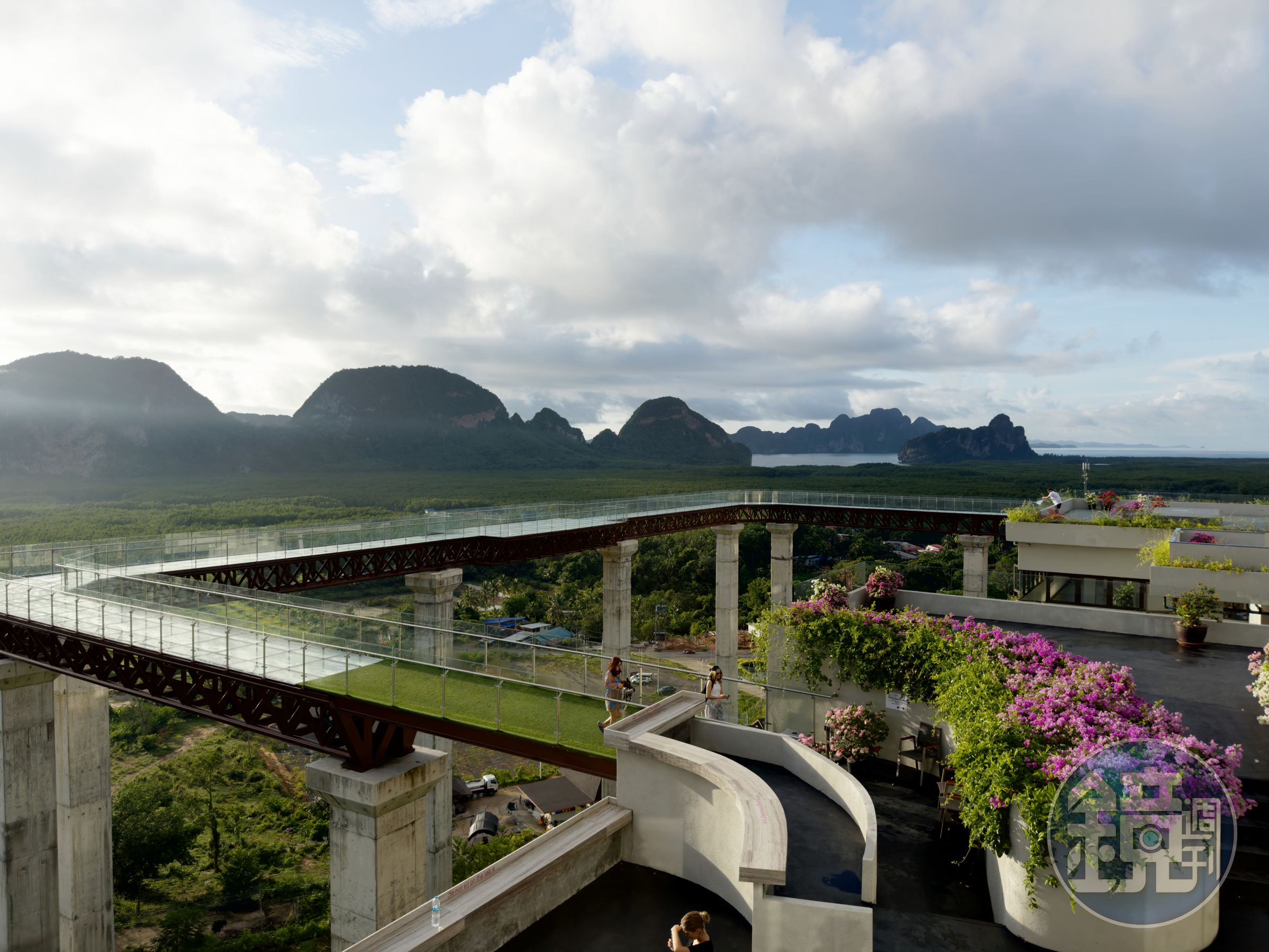 「Beyond Skywalk Nangshi」是全泰國最長的玻璃天空步道。