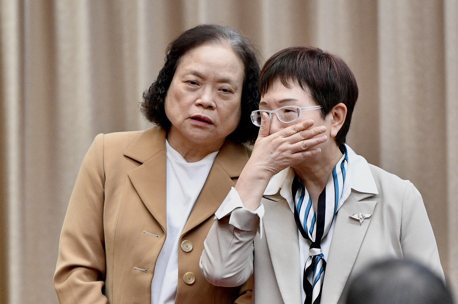 陳淑姿表示,政府發現金有3大前提,包含不能因此增加債務、社福與重大建設經費都要安排妥當,以及過去累積的歲計賸餘都沒有動用,必須顧好財政紀律才會發放。(鏡報李智為)