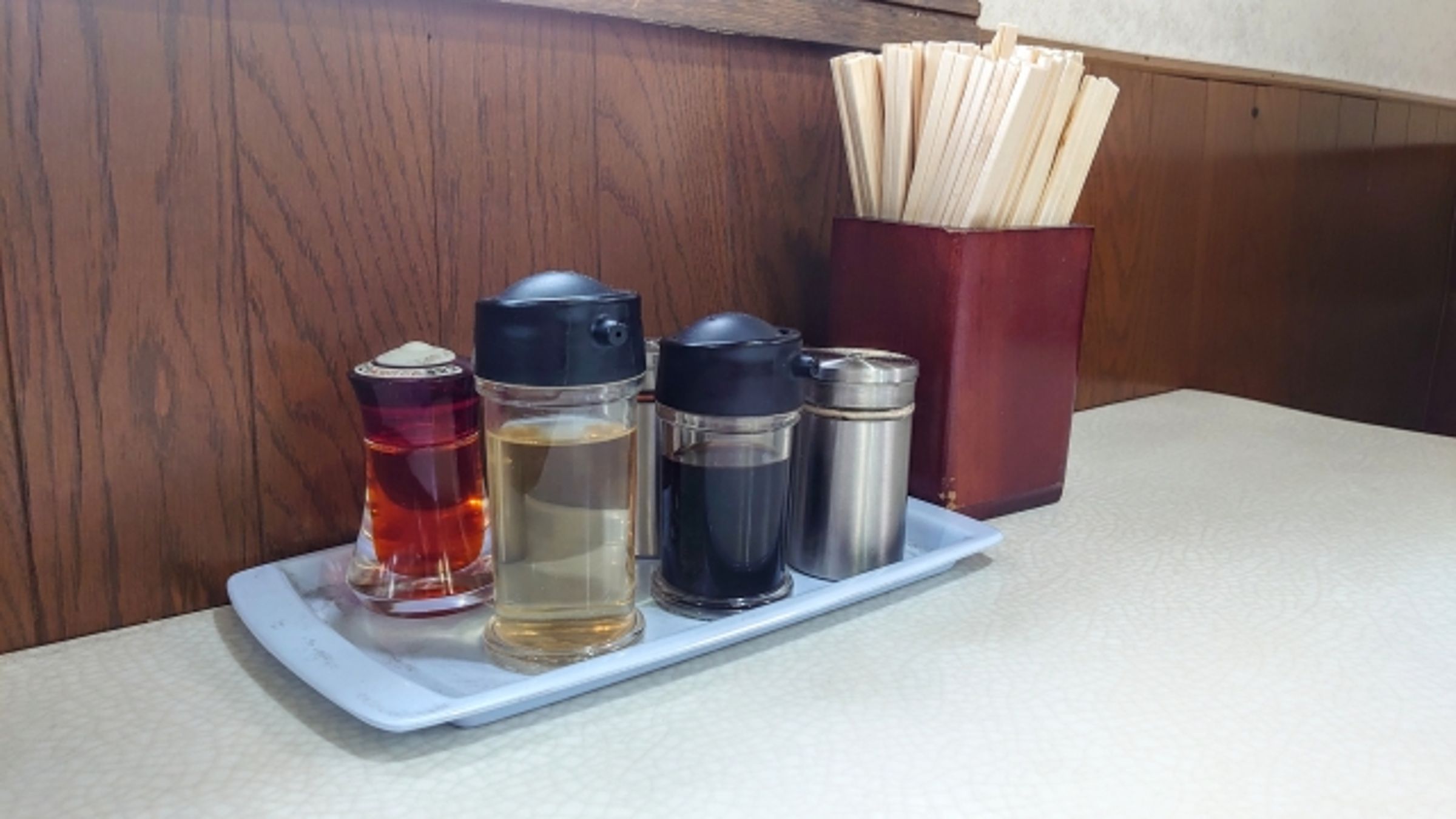有中國網友到餛飩店用餐因為多放了一些調味料,遭老闆辱罵「給我滾」。示意圖,非當事店家。(photoAC)