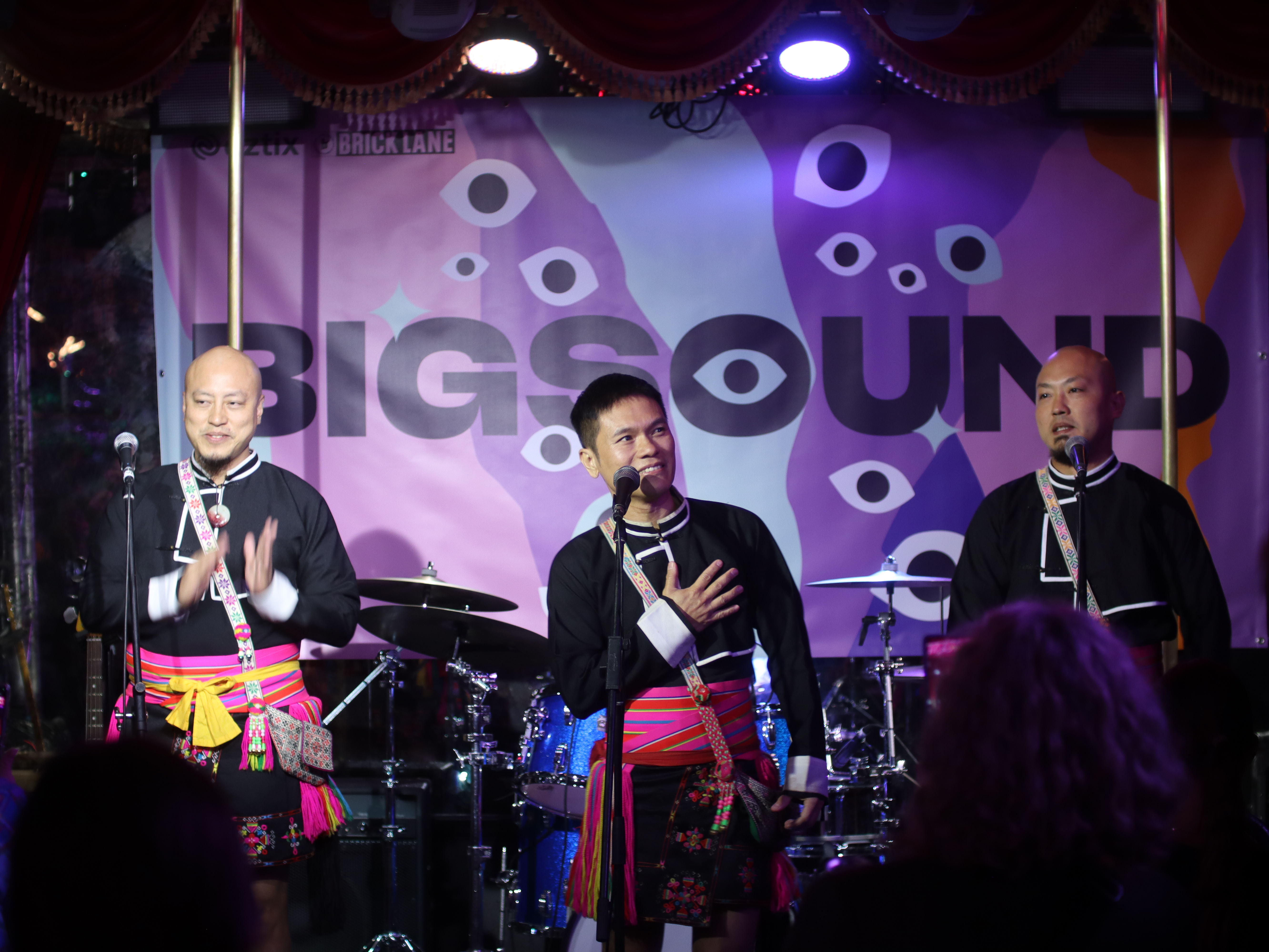 舒米恩（中）今年9月赴澳洲BIGSOUND Festival演出。（文策院提供）