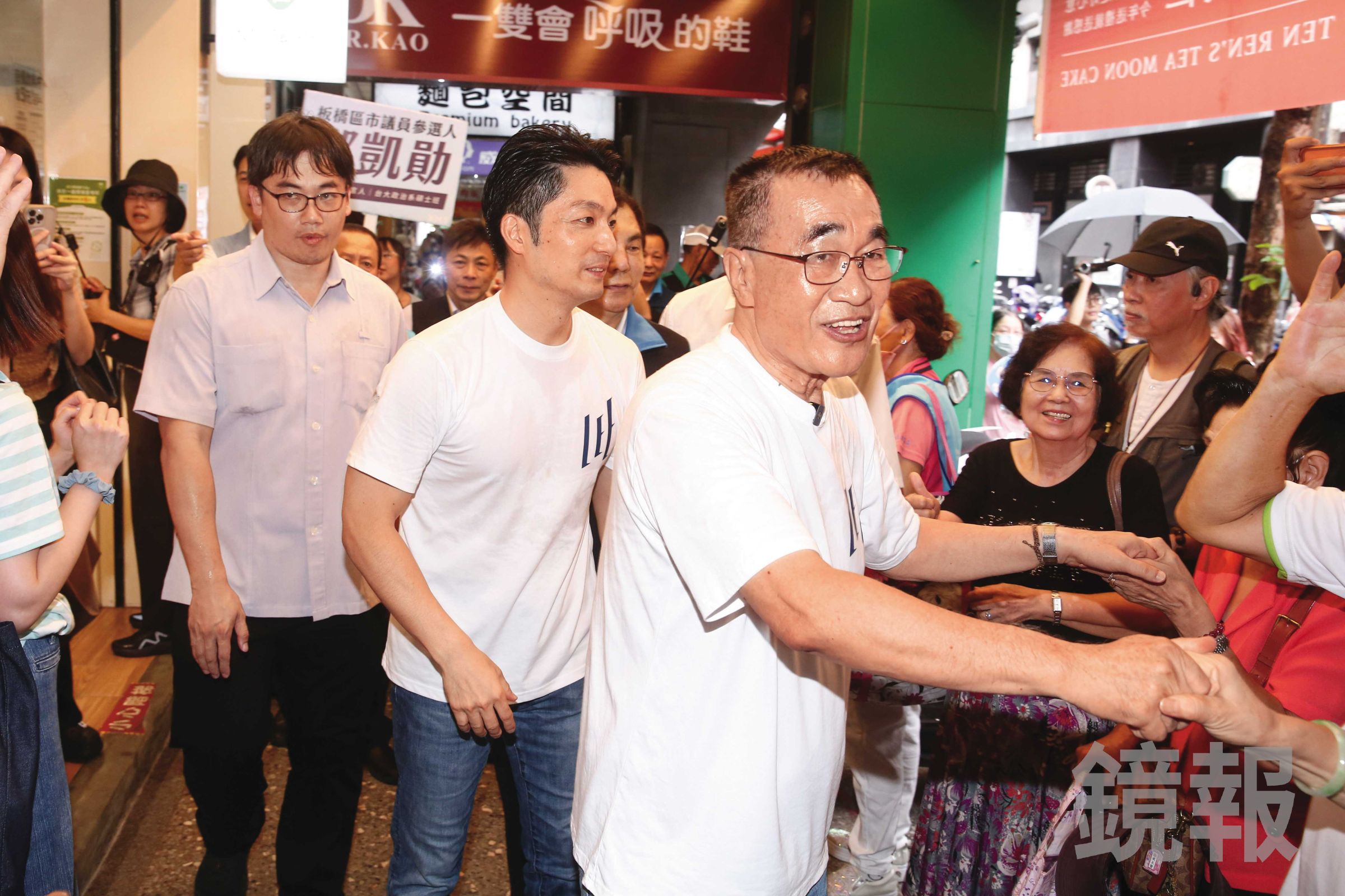 李四川與蔣萬安「雙北連線」頻合體，有意強化市政牌搶攻都會中間選民。（鏡報李鍾泉）