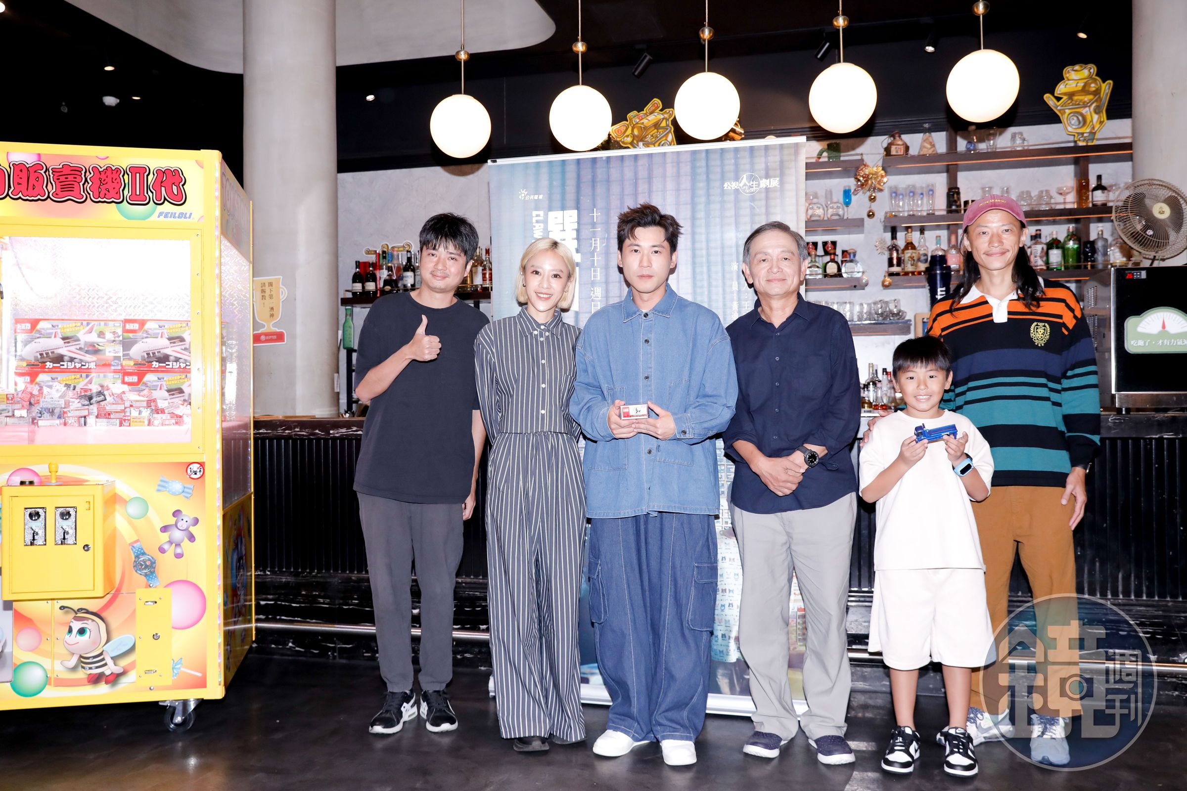 左起導演胥昌浩、黃迪揚、方宥心、林志儒、黃宥凱、製作人王威仁出席媒體茶敘。