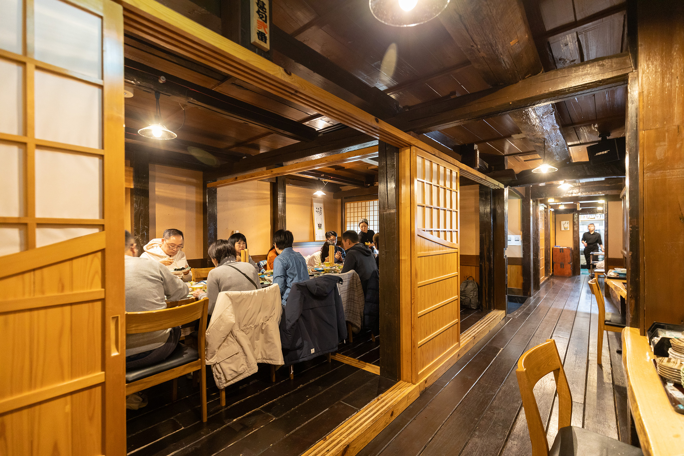 3層樓的用餐空間，讓想要填飽五臟廟的遊客，總能找到舒適愜意的座位。
