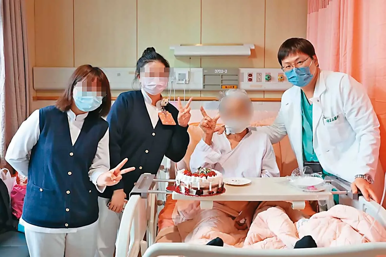 慈濟名醫偷人妻1／「看見妳的笑容什麼都忘了」　陳言丞撩人妻滿是粉紅泡泡