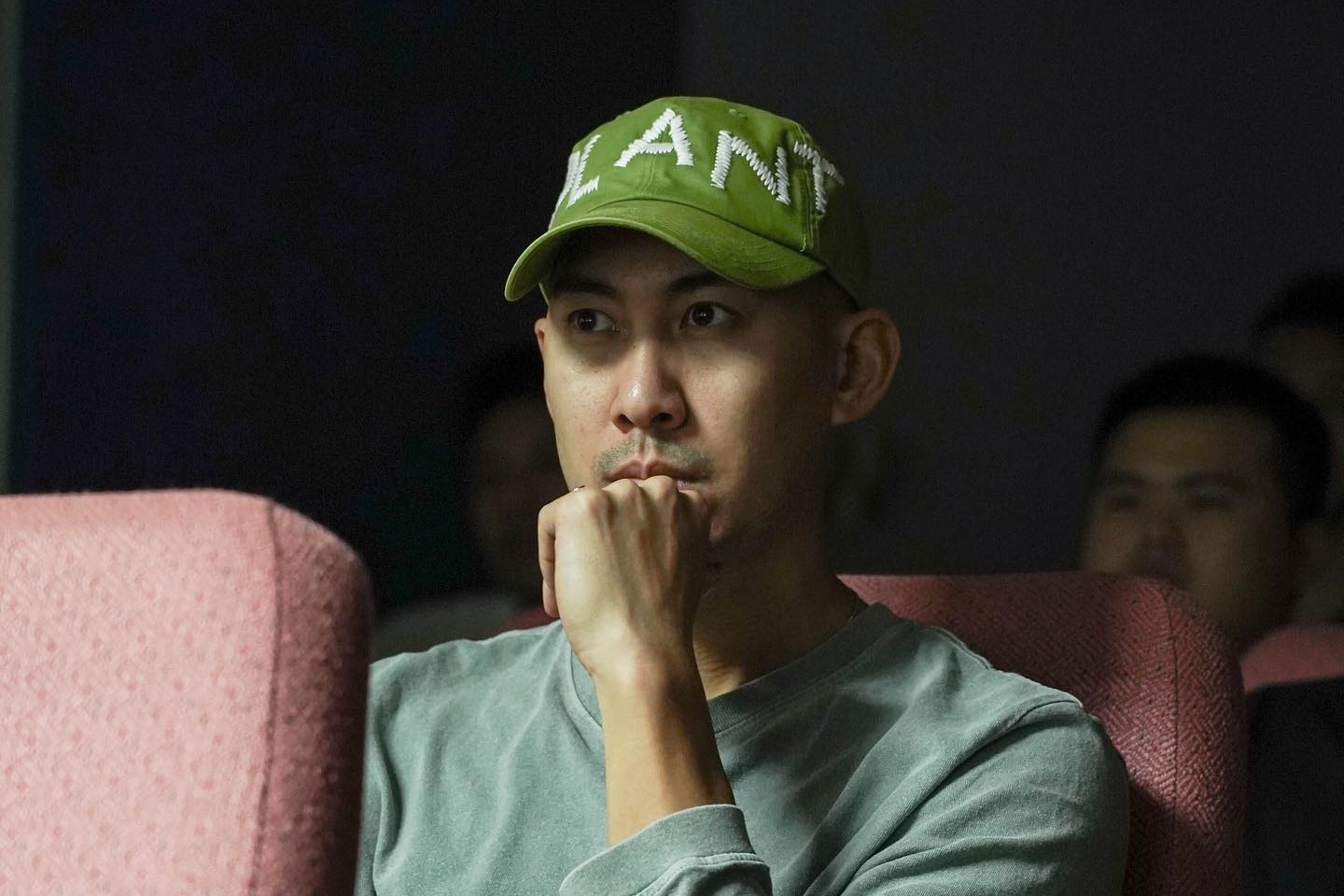 國王總經理毛加恩今天在賽前出面致歉，證實合作診所是他認識的友人，但球團不會怪罪球員或診所，所有責任他會一肩扛下。（翻攝自新北國王 New Taipei Kings臉書）