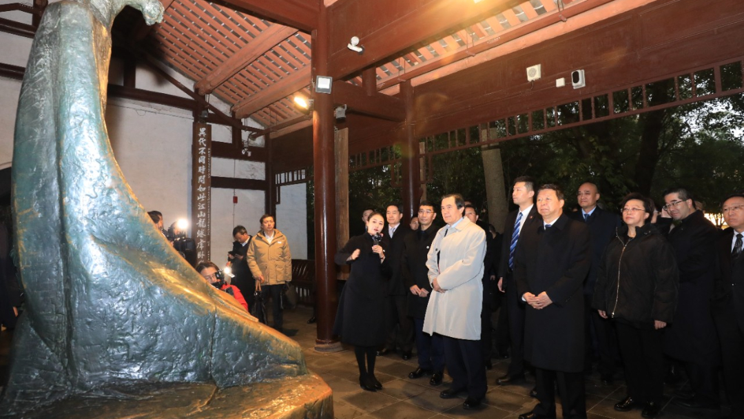 當走訪「天府之國」,馬英九讚嘆其水利工程技術驚人。(馬英九基金會提供)