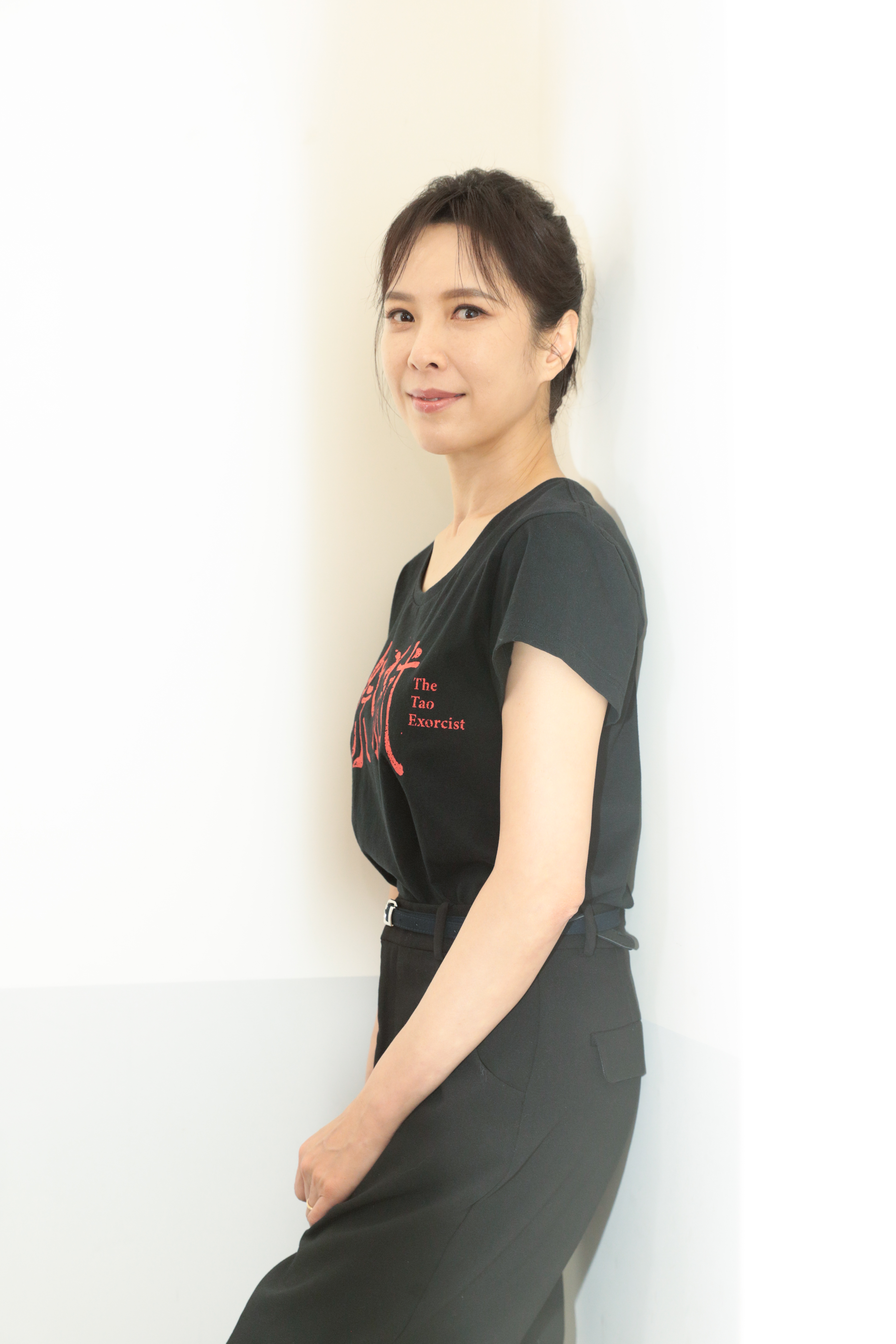 常演強勢女人角色的天心，生活裡卻是生活白痴，老公拿她沒辦法，只有次次幫她善後。