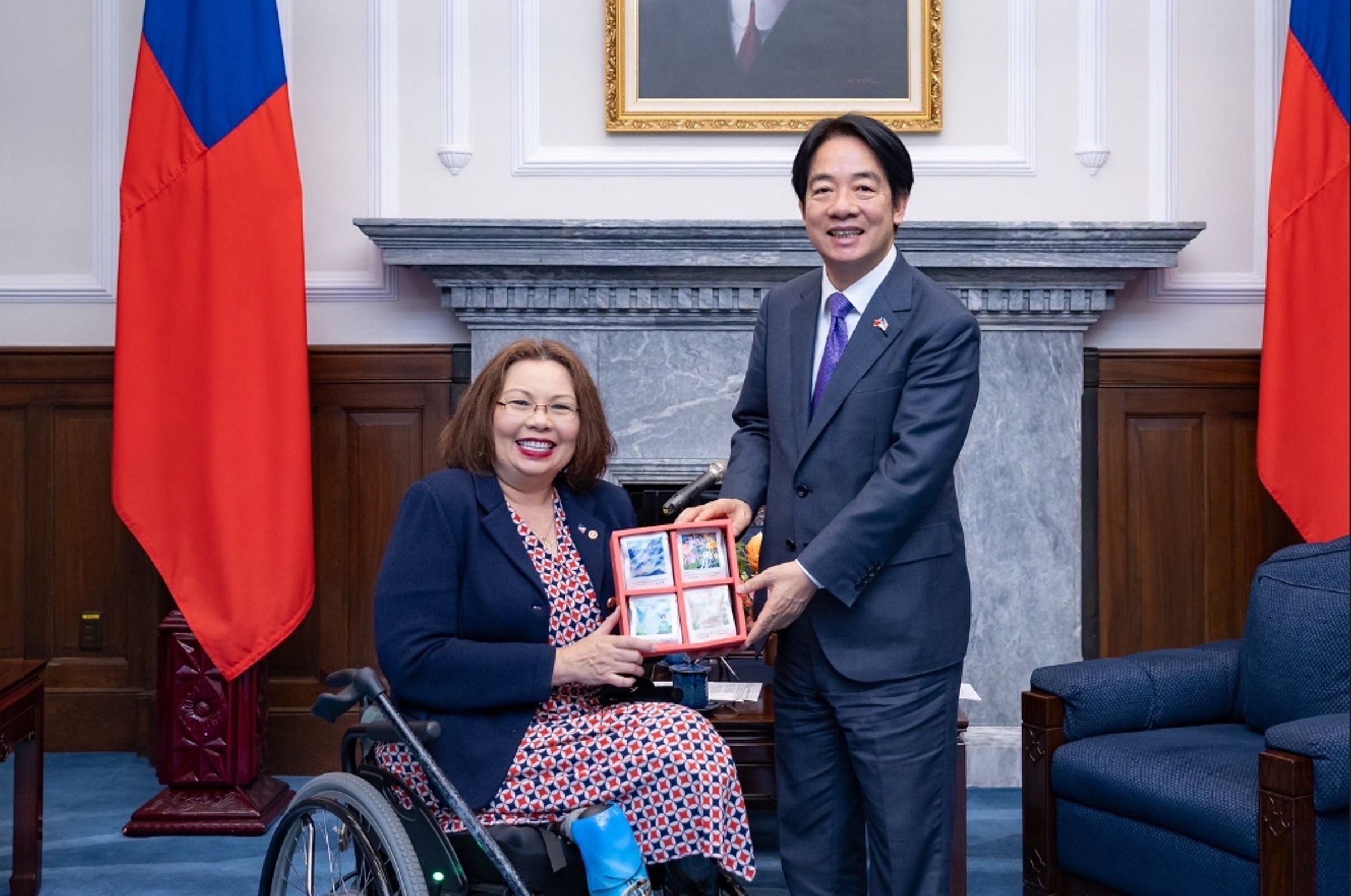 美國聯邦參議員達克沃絲(Tammy Duckworth)(左)於今日率領跨黨派重量級議員團再度訪台。(總統府提供)