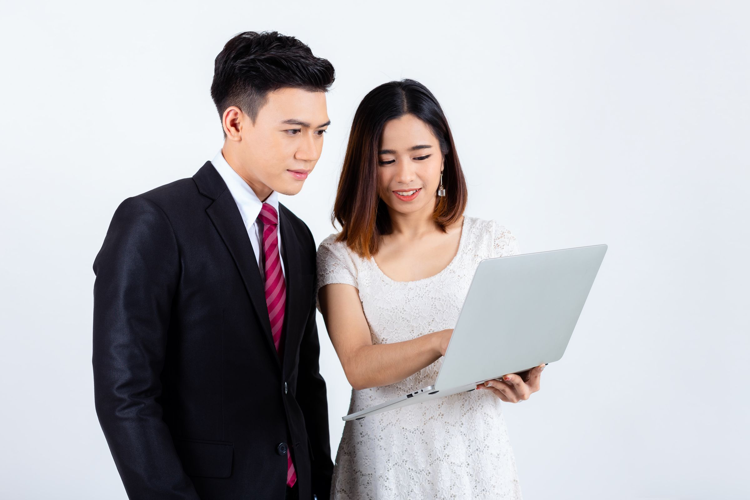 女同事告白遭拒喊「我等你們分手」持續糾纏，男崩潰po網求助。（示意圖；翻攝freepik圖庫）