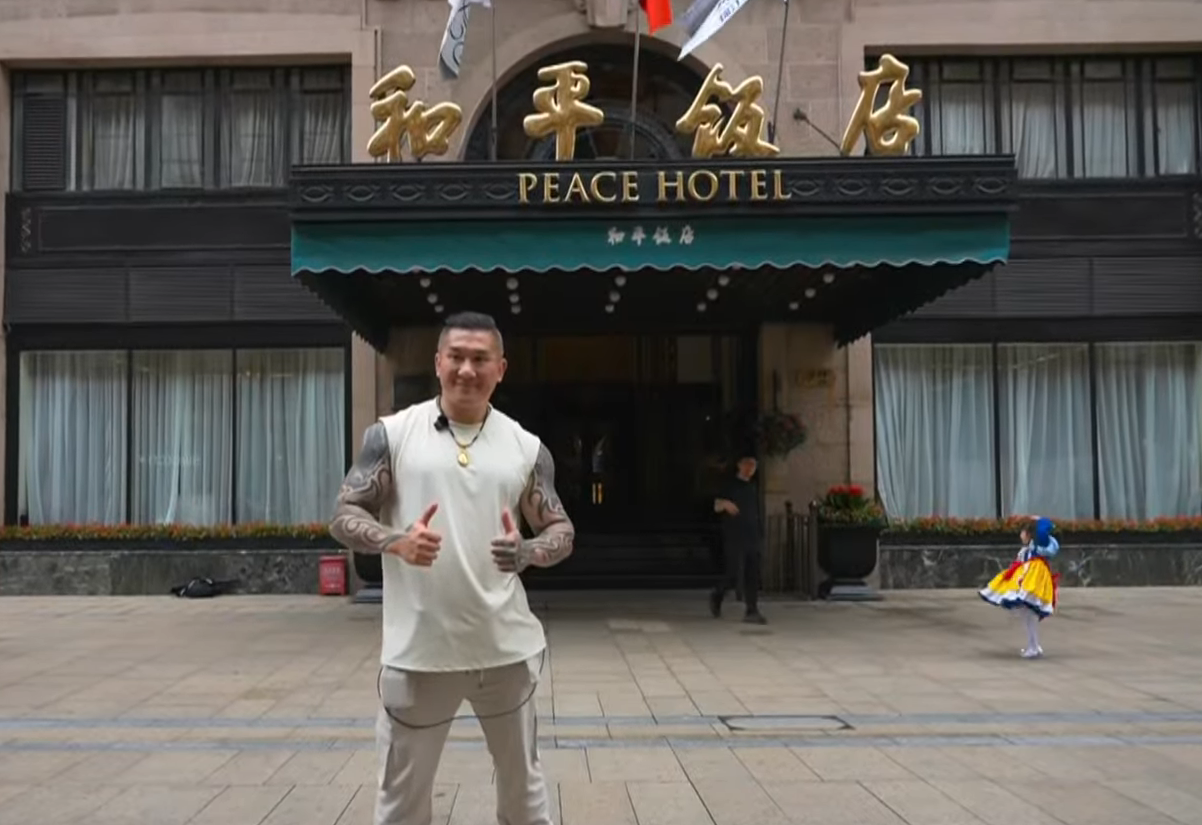 王丹認為，不論是館長去中國，還是鍾明軒去中國，「毫無疑問都是對岸統戰工作的體現。」（翻攝自館長惡名昭彰YT頻道）